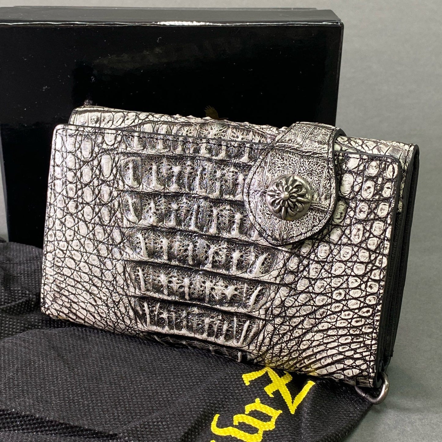 e5 Crowz クローズ カイマンレザー ショートウォレット グレー 財布 大容量 箱付き メンズ 男性用 財布 ウォレット