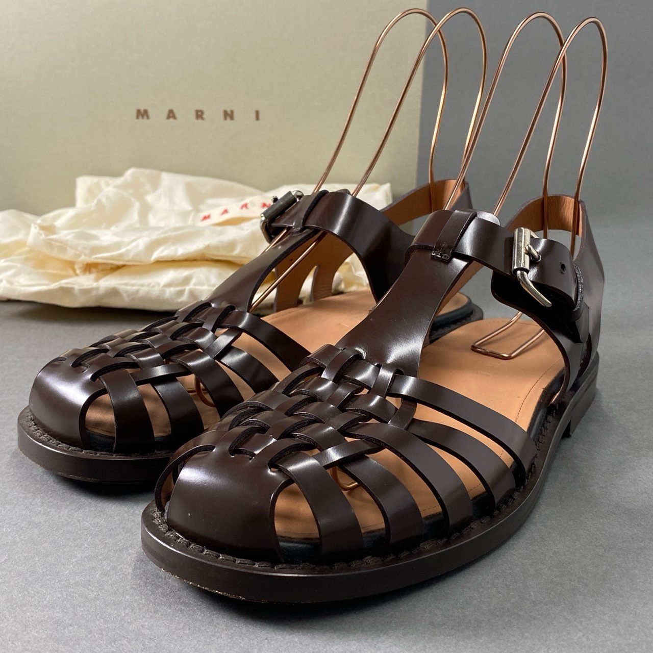 3f26 【美品】イタリア製 MARNI 2020モデル マルニ レザーサンダル グルカサンダル サイズ40 ブラウン メンズ 男性用 靴