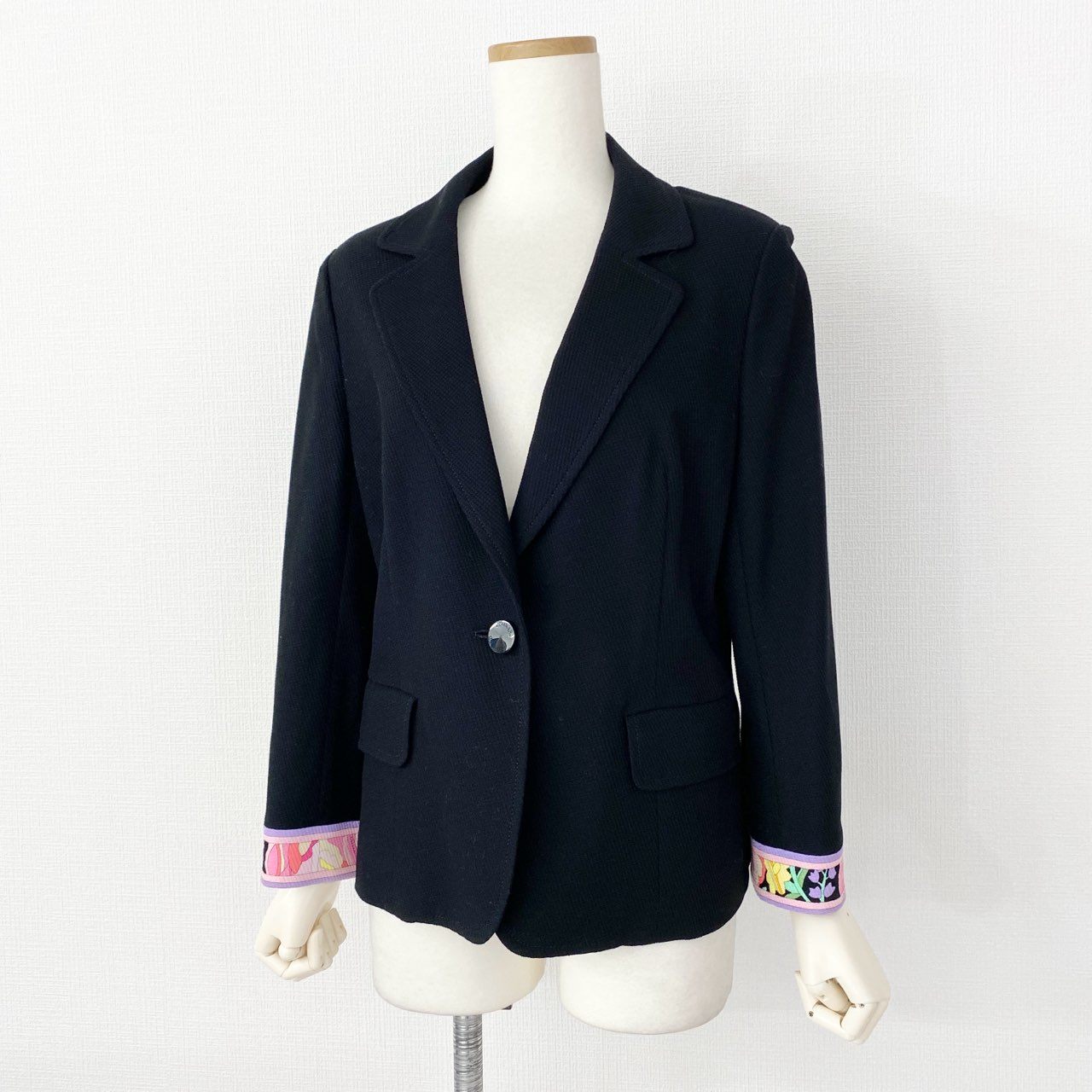 2f14-1 《美品》 LEONARD FASHION レオナール テーラードジャケット ブレザー コットンピケ 美しい花柄プリント切替 0351261 サイズ13AR ブラック コットン100% レディース