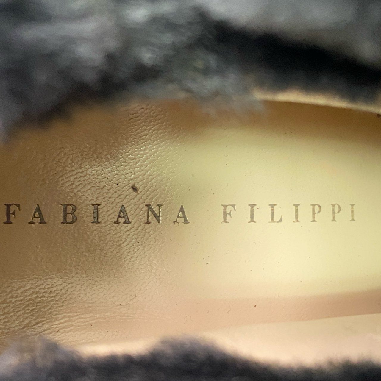 3c18 イタリア製 FABIANA FILIPPI ファビアナフィリッピ メタルビーズ ムートンブーツ ベルト チャンキーヒール スエード 38 グレー スウェード レザー