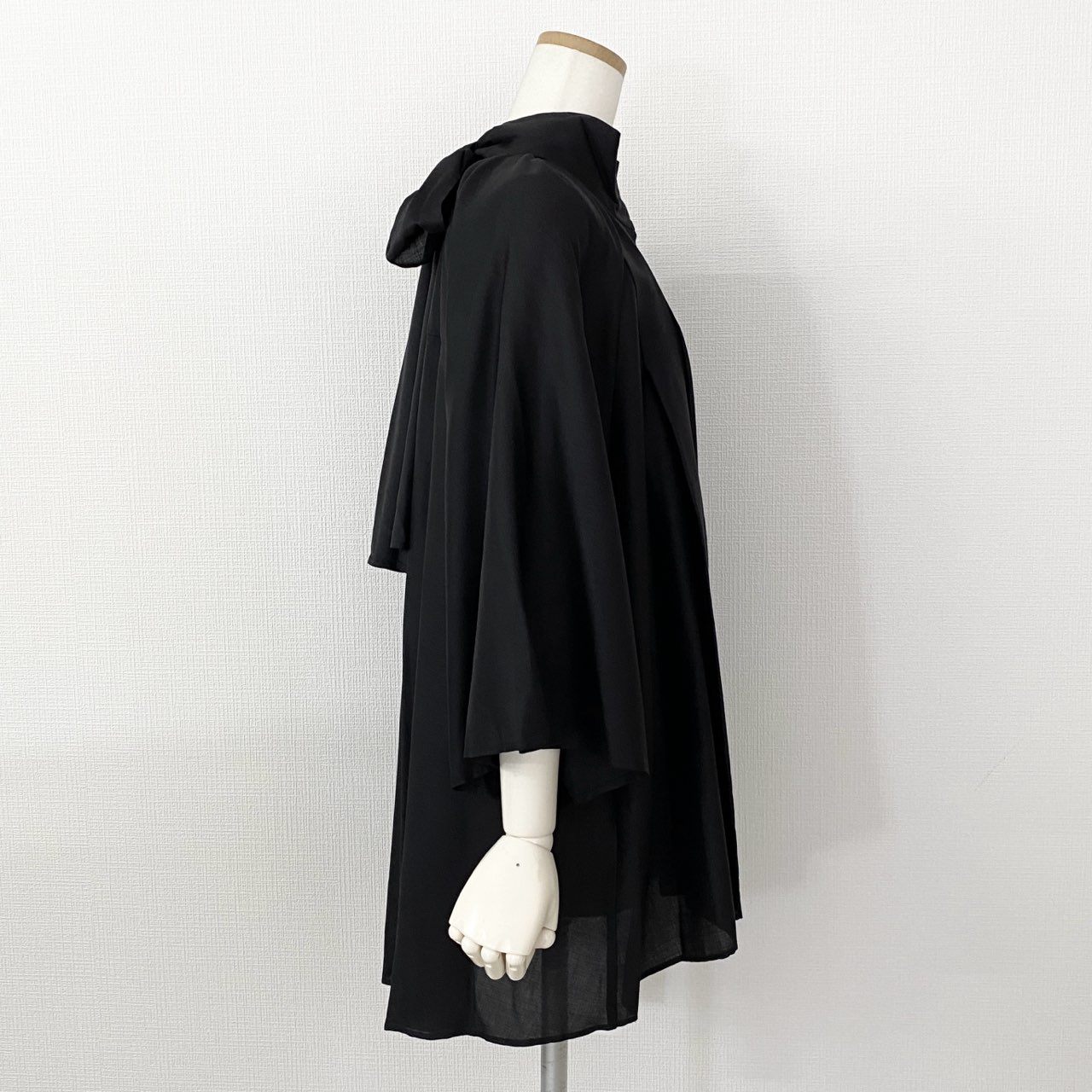 60i11 《未使用保管品》 定価¥74,800 ADORE アドーア シアーシルク ビックボウタイブラウス 531-2210701 38 ブラック SILK 100% 日本製