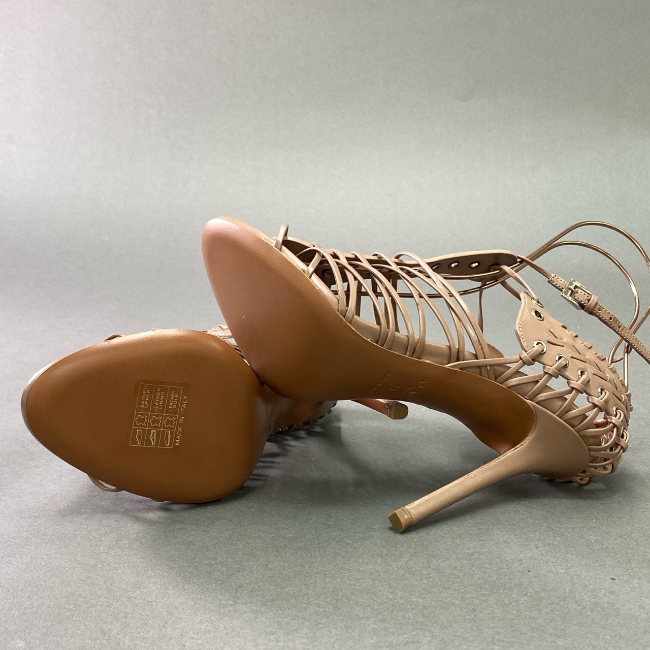 7k9 《未使用》定価¥190,300 ALAIA PARIS アライア レースアップ レザーヒールサンダル 36 ピンクベージュ leather 箱付き シューズ イタリア製 編み込み グラディエーター