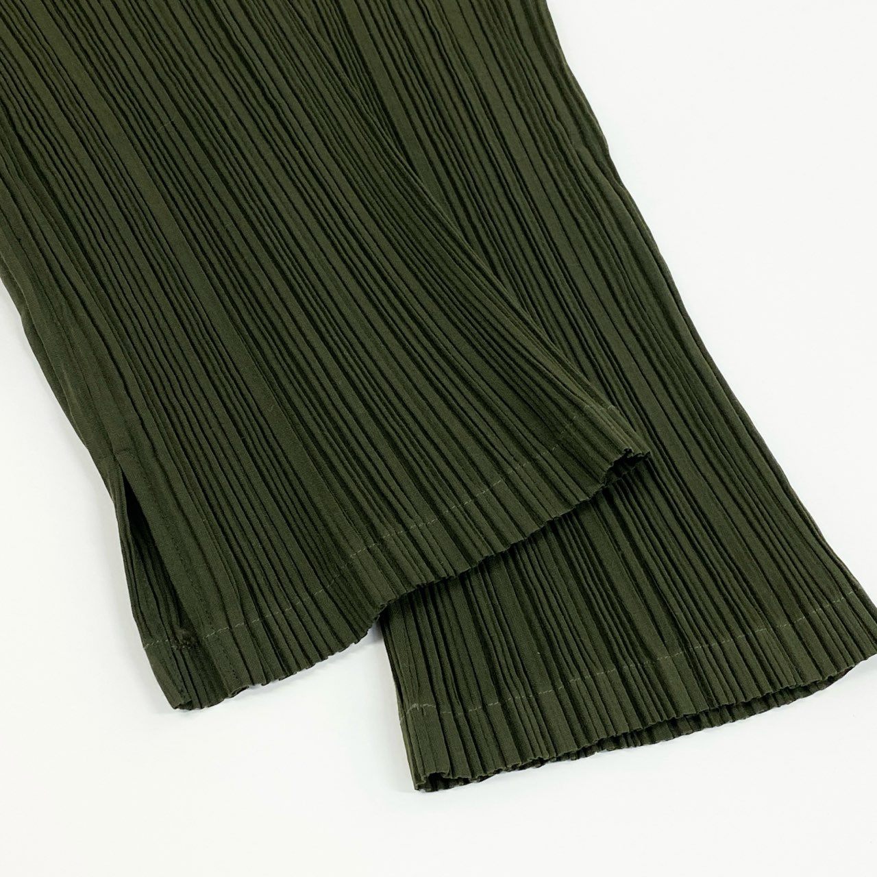 59e9 ISSEY MIYAKE FETE イッセイミヤケ フェット プリーツパンツ ボトム サイズ03 カーキ レディース 女性用 プリーツプリーズ