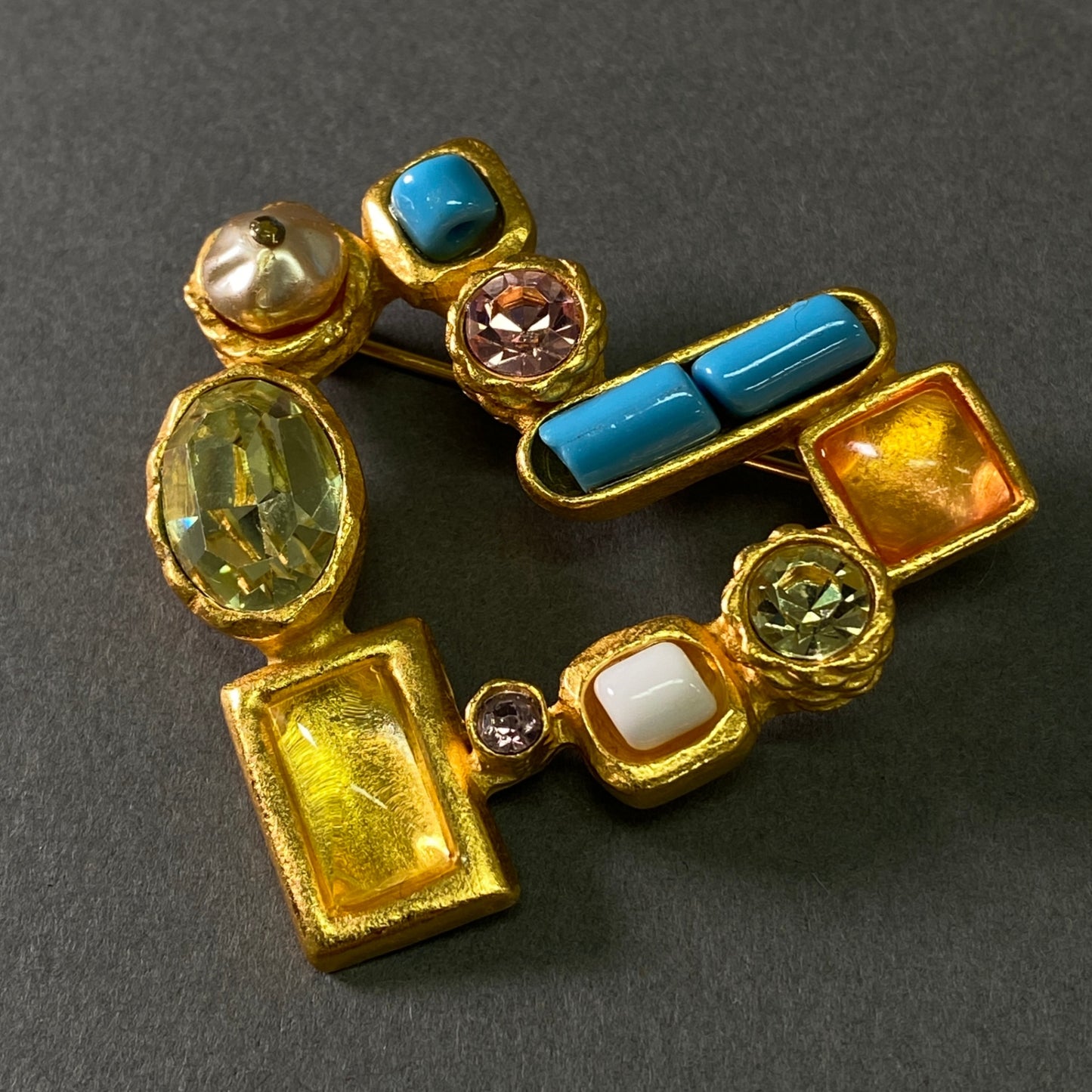 a24 Christian Lacroix クリスチャンラクロワ クリスタルビジュー ハート型 ブローチ ゴールド フランス製 アクセサリー レトロ Vintage ヴィンテージ