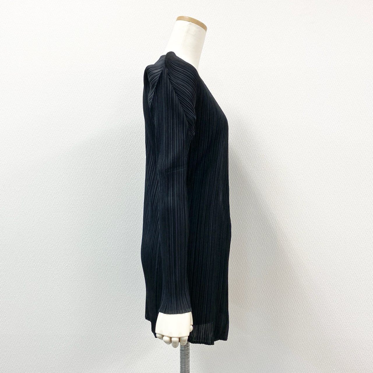 42h22 PLEATS PLEASE プリーツプリーズ イッセイミヤケ ボタンレス カーディガン 変形ボレロ トップス サイズ3 ブラック ポリエステル レディースu02t