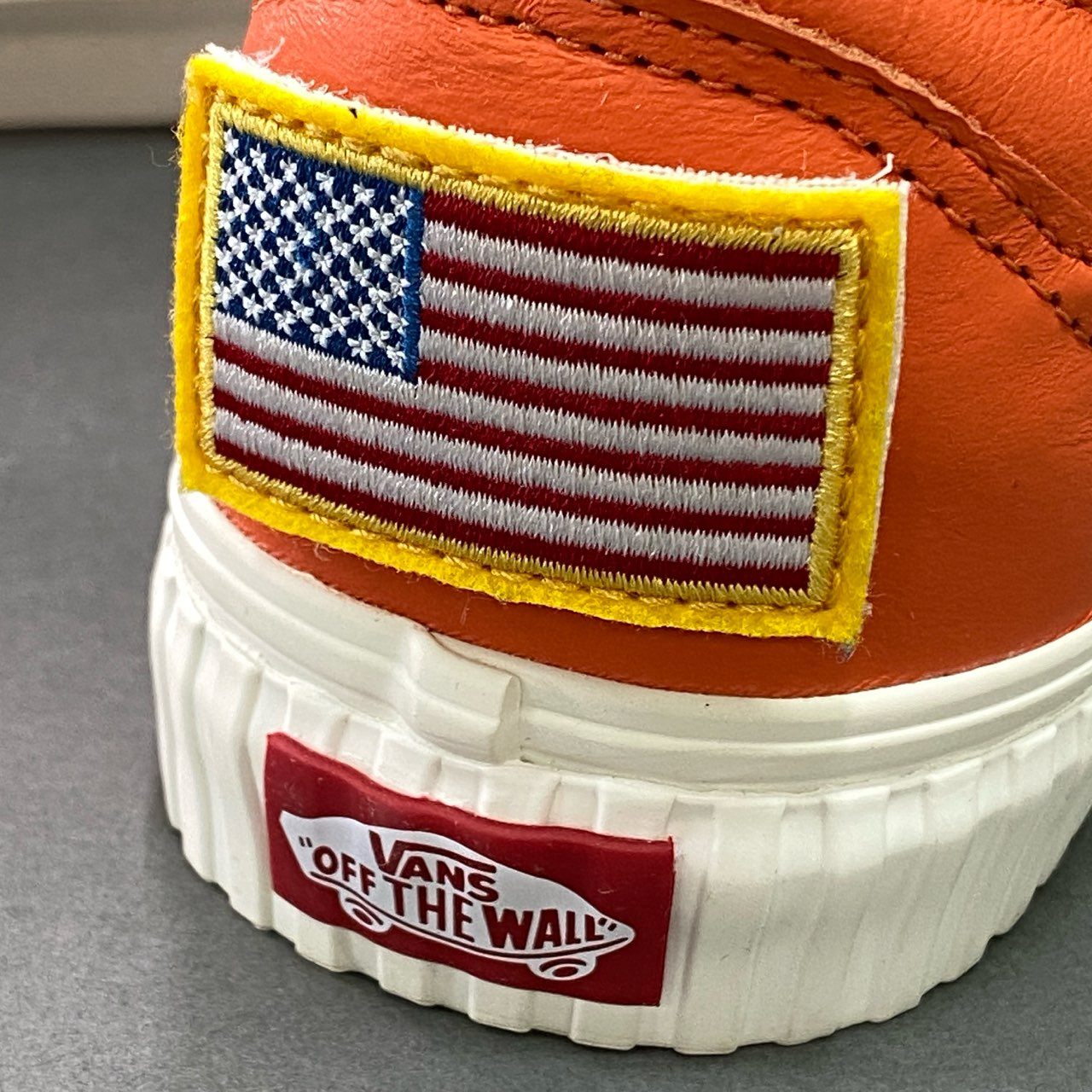 5f4 《未使用品》 VANS ヴァンズ × NASA ナサ Space Voyager スペースボイジャー OLD SKOOL オールドスクール スニーカー 26cm オレンジ レザー 箱付き