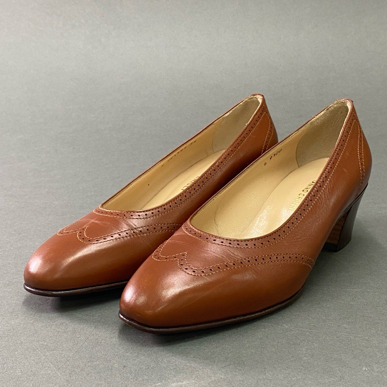 7b17 《美品》 TANINO CRISCI タニノクリスチー メダリオン レザーパンプス 35 ブラウン Leather シューズ イタリア製