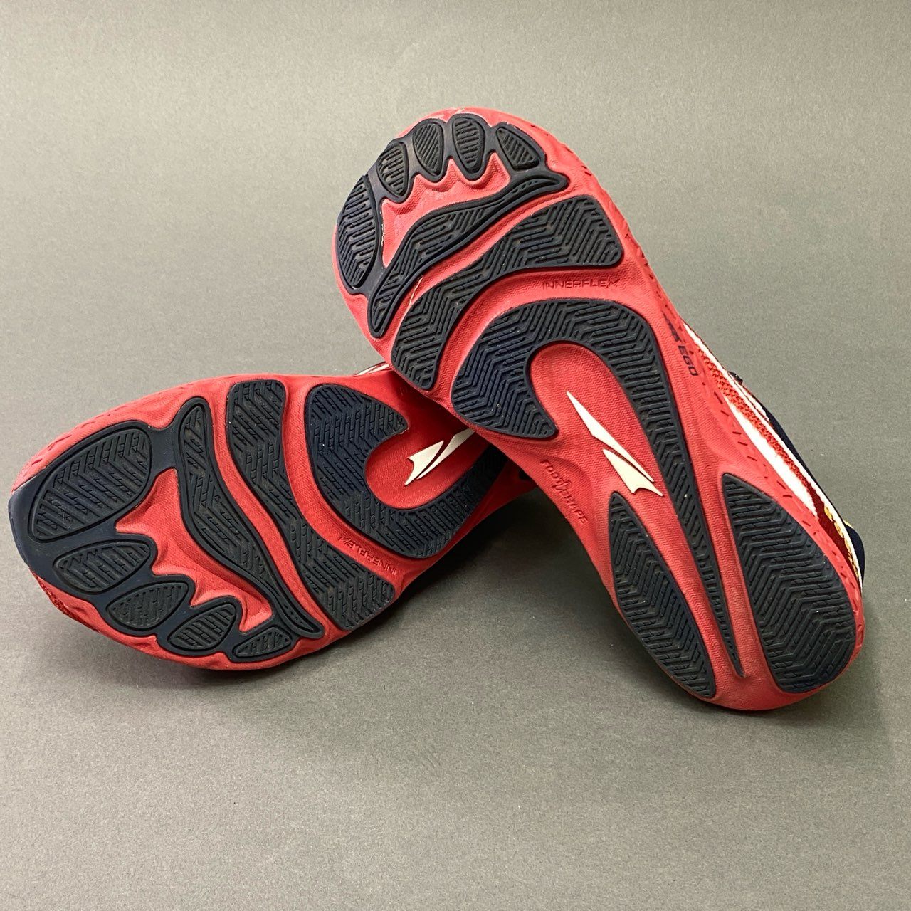 5a5 《美品》 ALTRA アルトラ Escalante Racer エスカランテレーサー Boston 20 ボストン スニーカー US7 レッド ネイビー ランニングシューズ