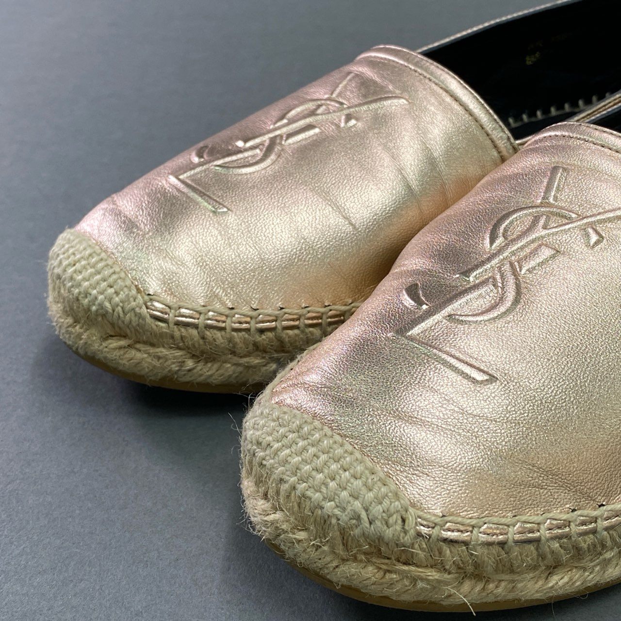 12c19 【日本未入荷】 SAINT LAURENT サンローラン YSL エスパドリーユ スリッポン シューズ 39 ピンク レザー メタリック フラットシューズ スペイン製 箱有り