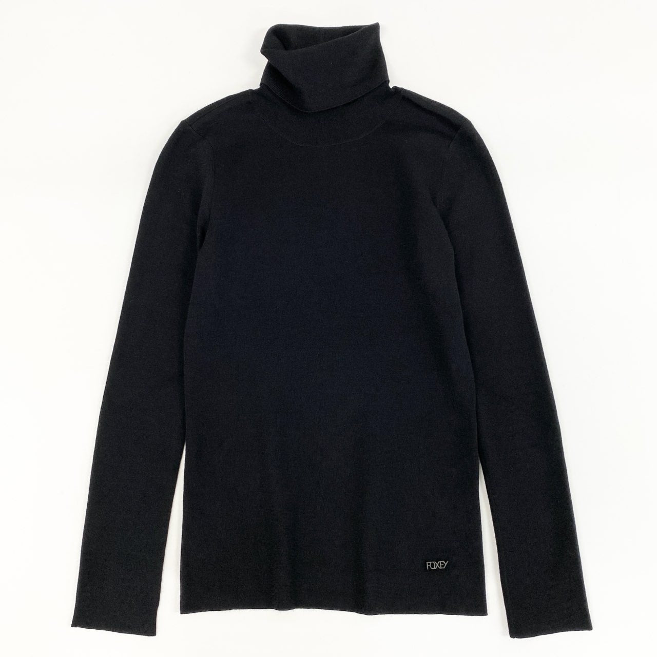 39f24④ FOXEY フォクシー タートルネックセーター ロゴプレート カシミヤシルク ニット レディース 女性用 27508 38 ブラック