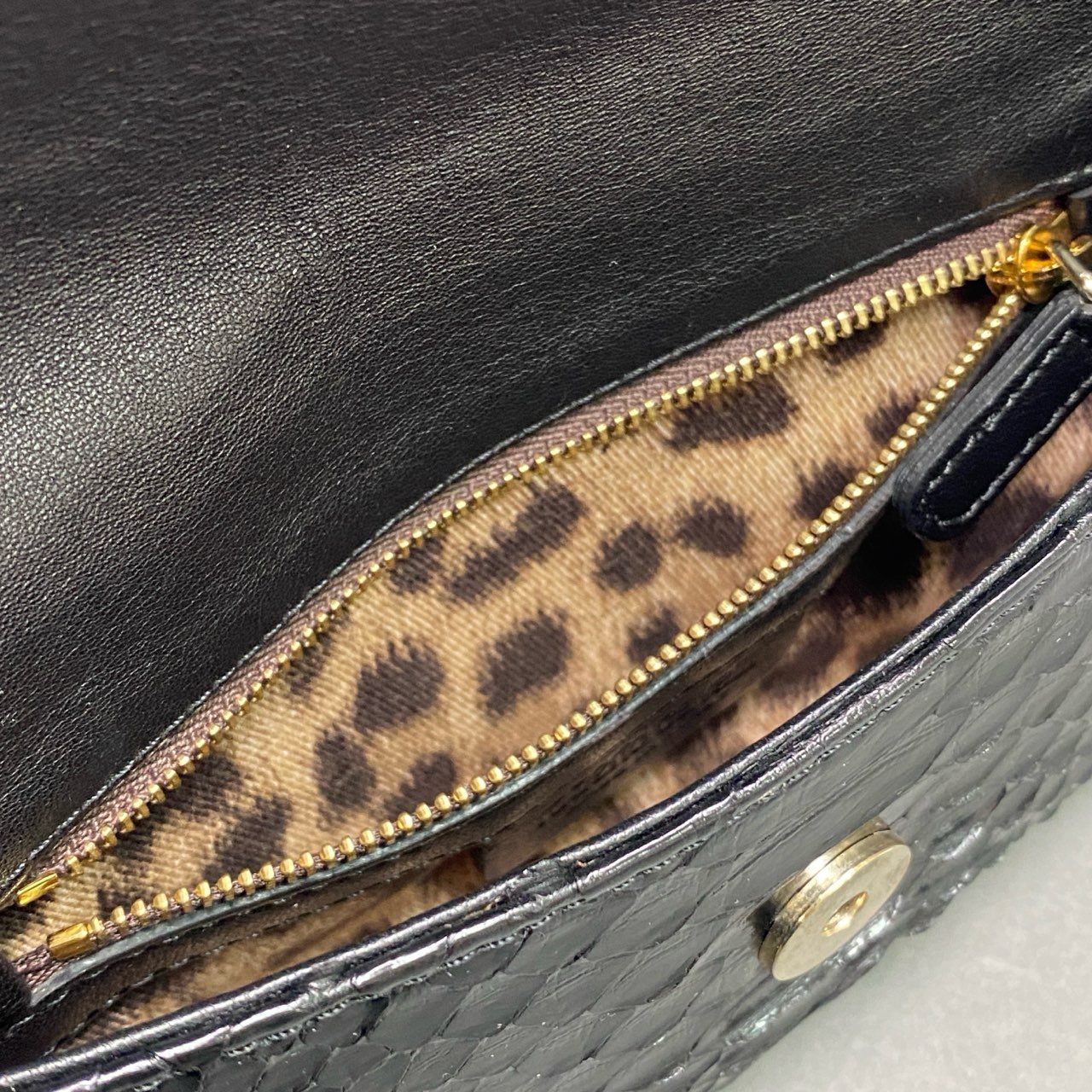 Fc10 roverto cavalli ロベルトカヴァリ ウロボロスカラビナ パイソンレザー ハンドバッグ ポーチ ブラック ゴールド スネーク カバン レオパード イタリア製