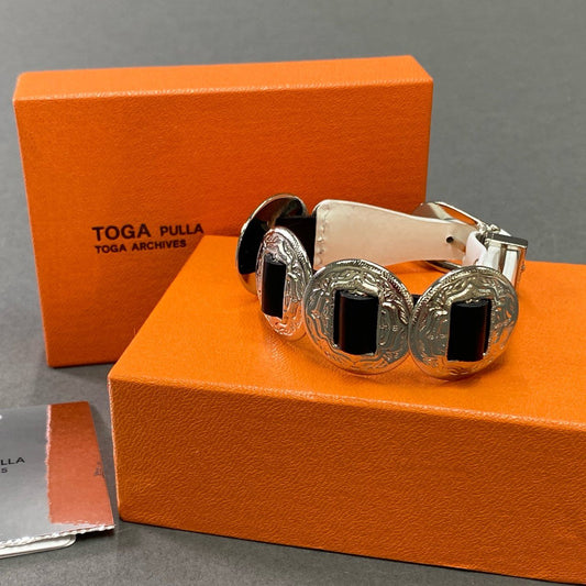 b17 TOGA PULLA トーガプルラ コンチョレザーバングル TP21-AK270 ホワイト シルバー ブレスレット アクセサリー 箱付き