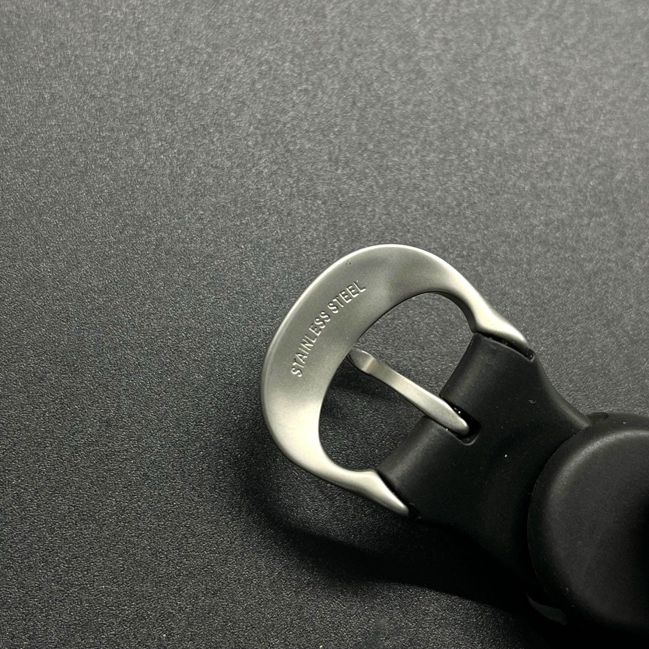 OAKLEY オークリー CRUSH クラッシュ アナログ腕時計 ウォッチ シルバー ブラック ステンレス ラバー