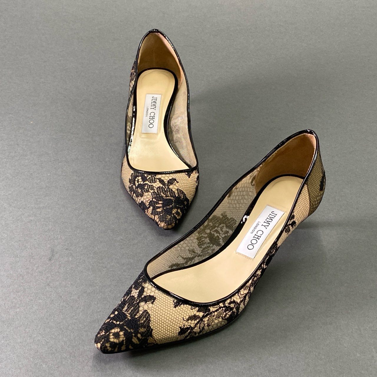 9f8 《美品》定価¥102.300 JIMMY CHOO ジミーチュウ ROMY 40 ロミー フラワーレース パンプス 37 ブラック シューズ 箱付き