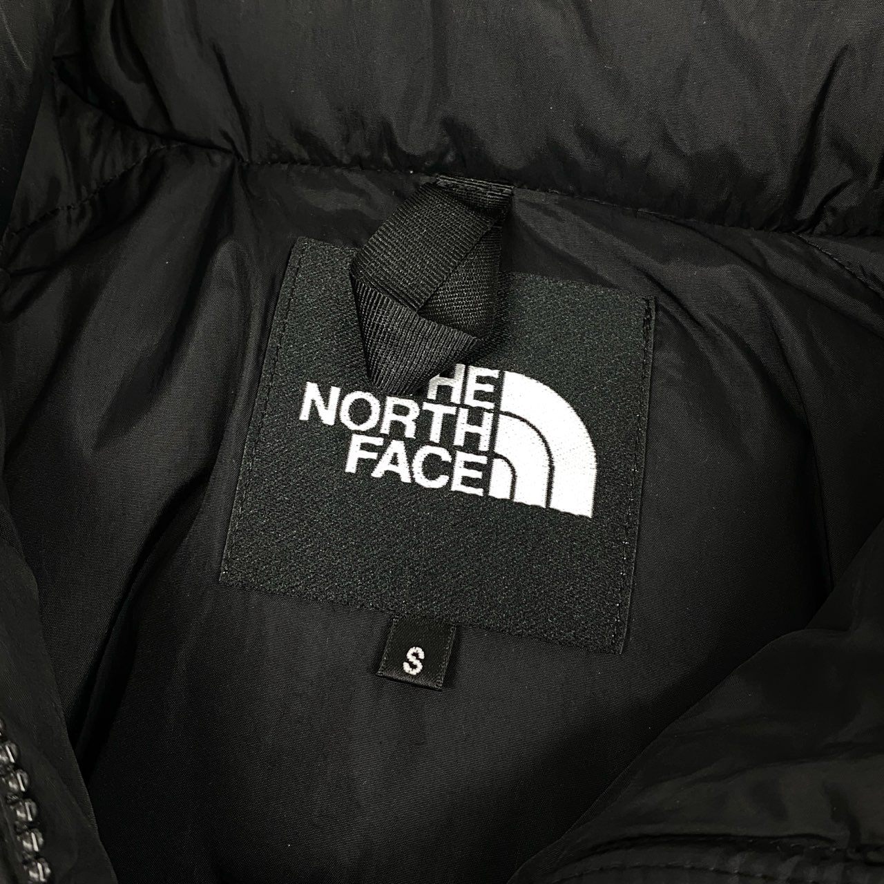 53h27 THE NORTH FACE ザ ノースフェイス Short Nuptse Jacket ショート ヌプシ ジャケット ダウンジャケット ロゴ刺繍 NDW92335 Sサイズ ブラック ナイロン レディースo07t