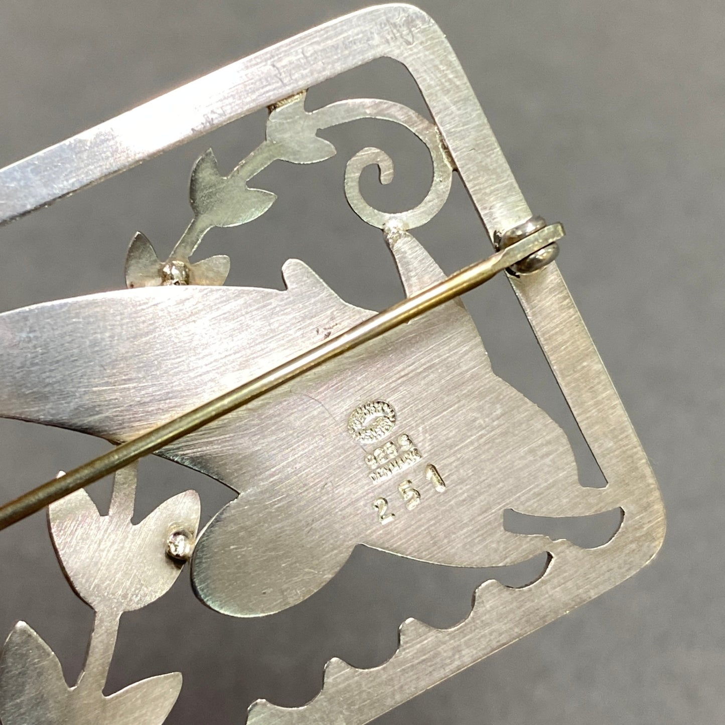 g29《美品》 Georg Jensen ジョージジェンセン イルカ ブローチ 251 シルバー 925 SILVER アクセサリー ジュエリー