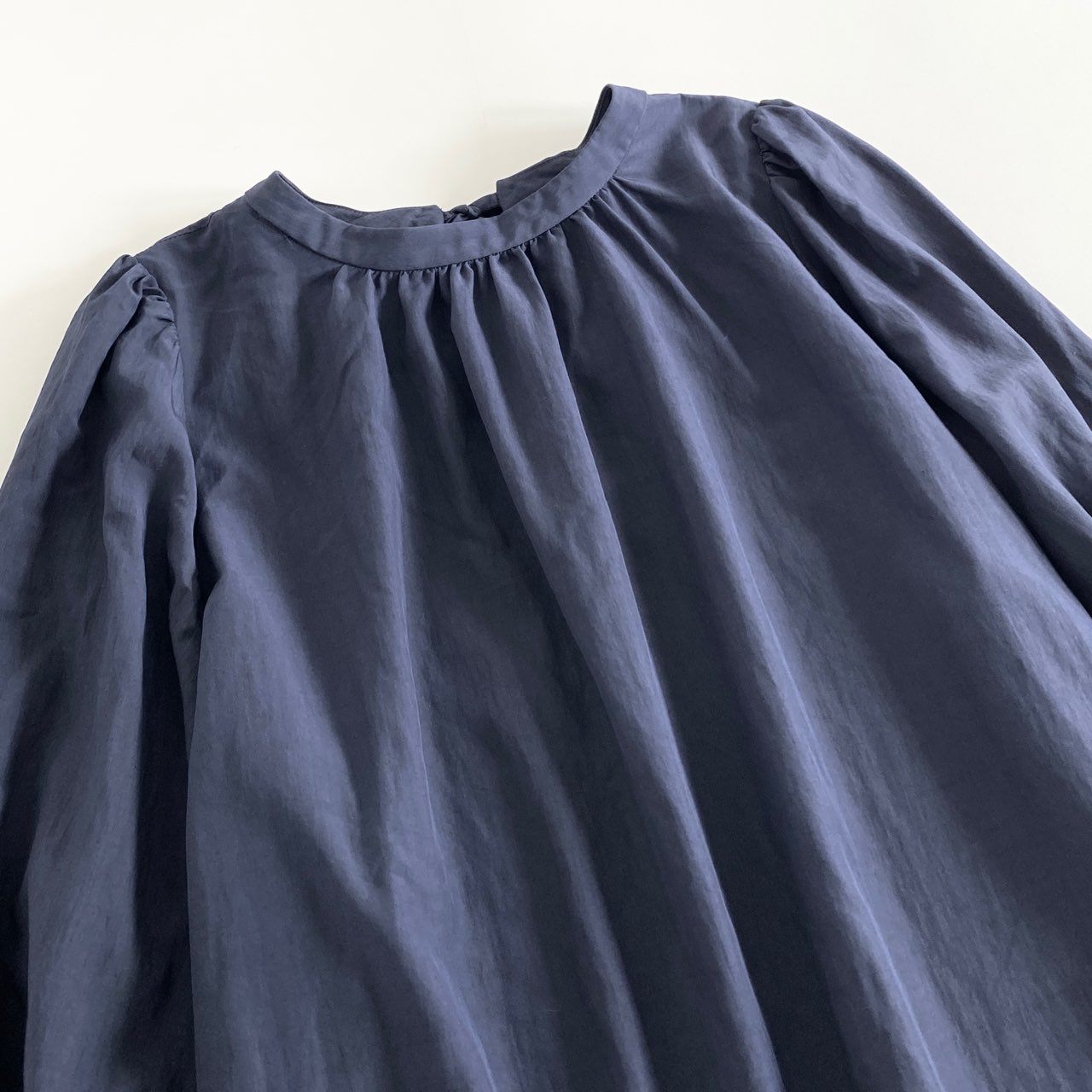 20h7 定価¥15,400 Lounge dress ラウンジドレス 2WAY スキッパーブラウス ベルスリーブ F ネイビー シャツ ハイネック リボン