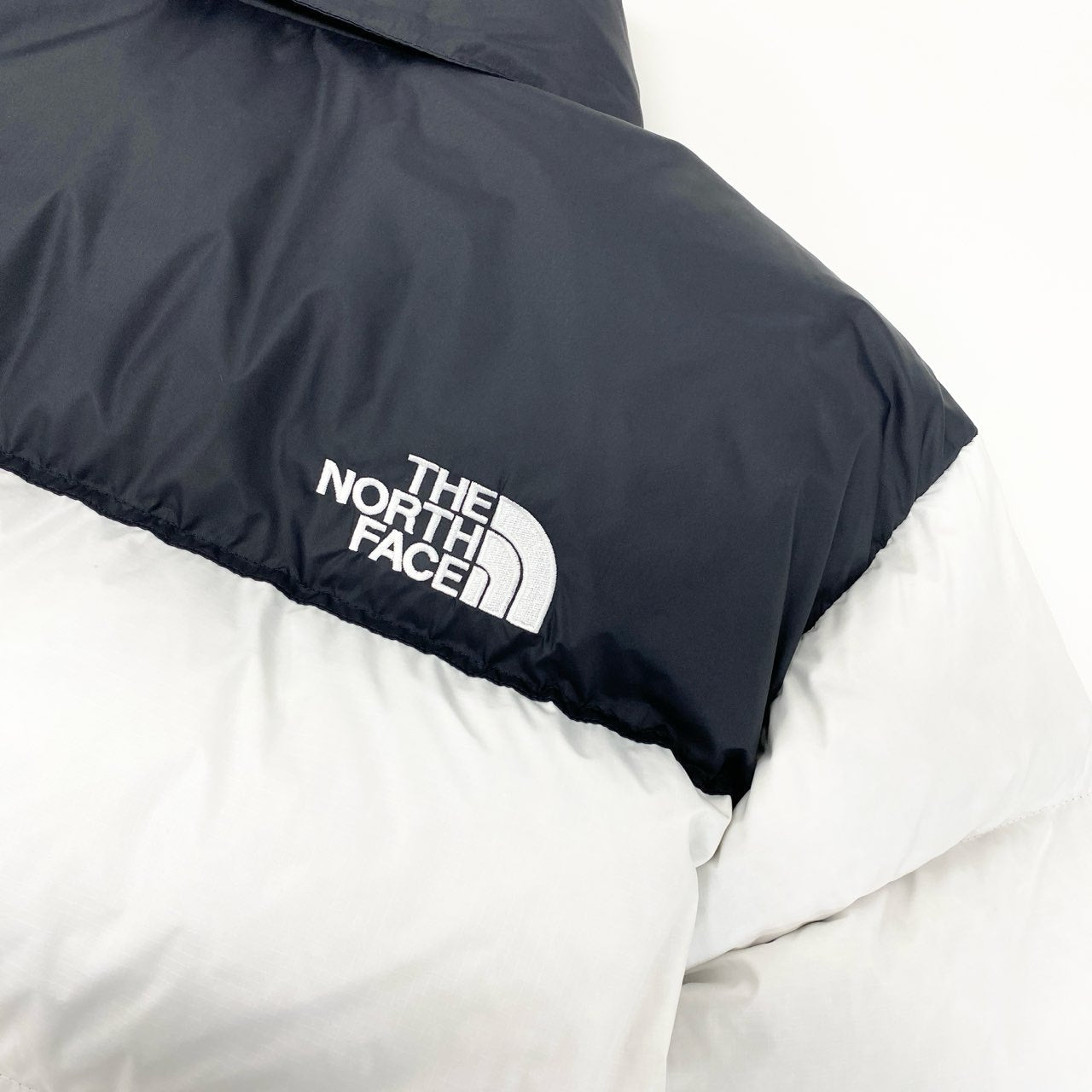 73j28 THE NORTH FACE ノースフェイス 復刻 1996年モデル RETRO NUPTSE JACKET レトロ ヌプシジャケット NF0A3C8D XL ブラック ホワイト ダウンジャケットt18r