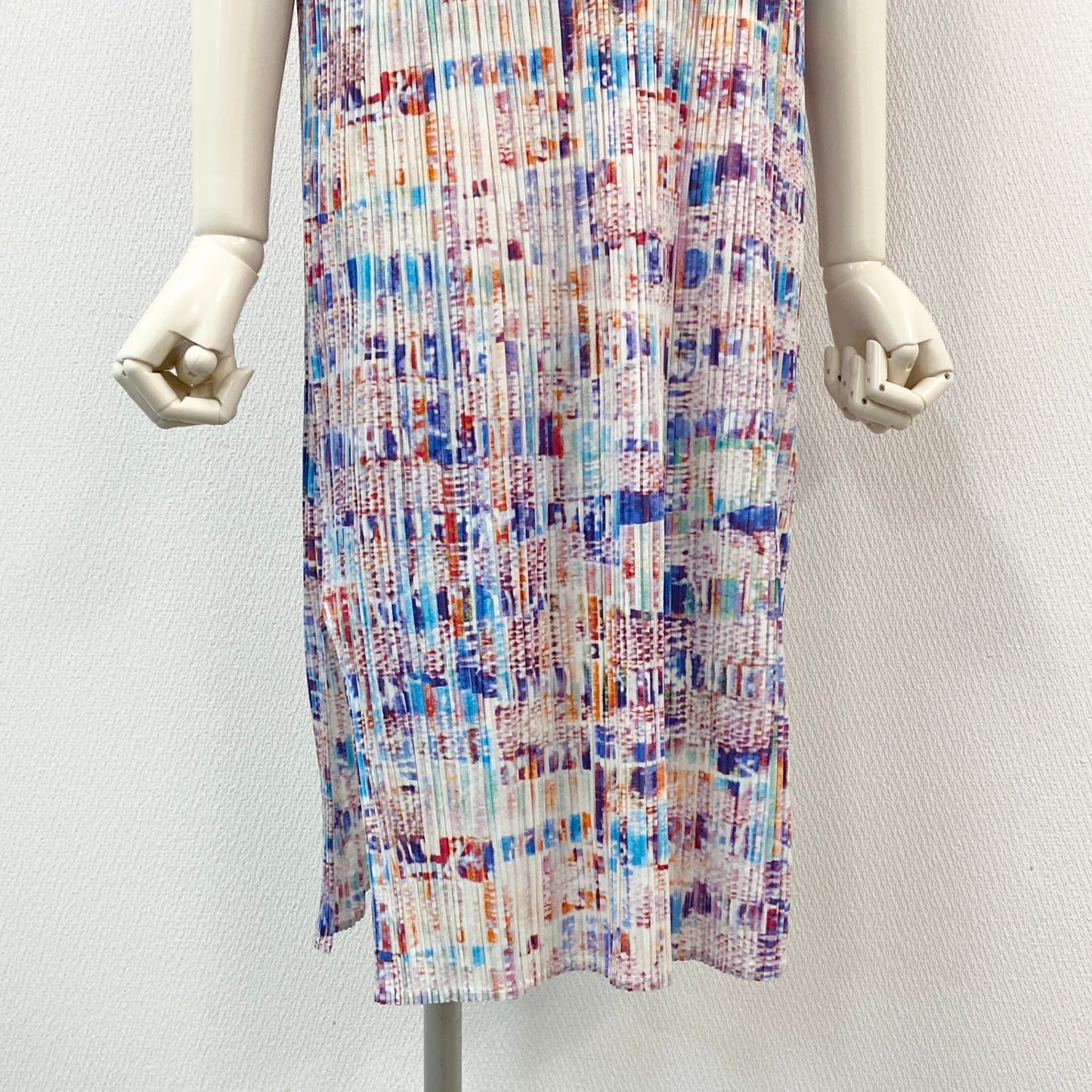 16h9 PLEATS PLEASE ISSEY MIYAKE プリーツプリーズ イッセイミヤケ 日本製 総柄プリント ノースリーブワンピース ドレス ロング丈 PP12-JH371 3 L~XLサイズ相当 マルチカラー レディースo07t