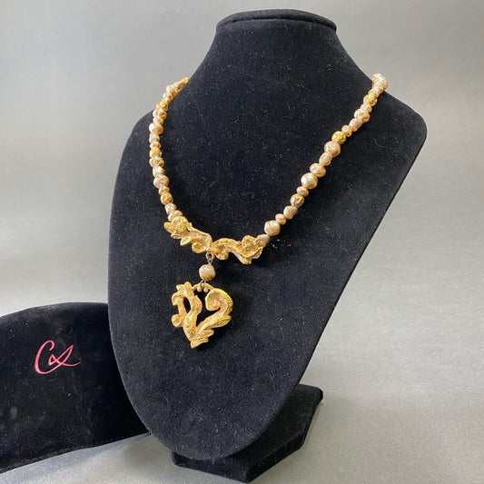 g29 Christian Lacroix クリスチャンラクロワ ヴィンテージ ゴールド × パールビーズ ハートモチーフ ネックレス GOLD レトロ アクセサリー 保存袋付き
