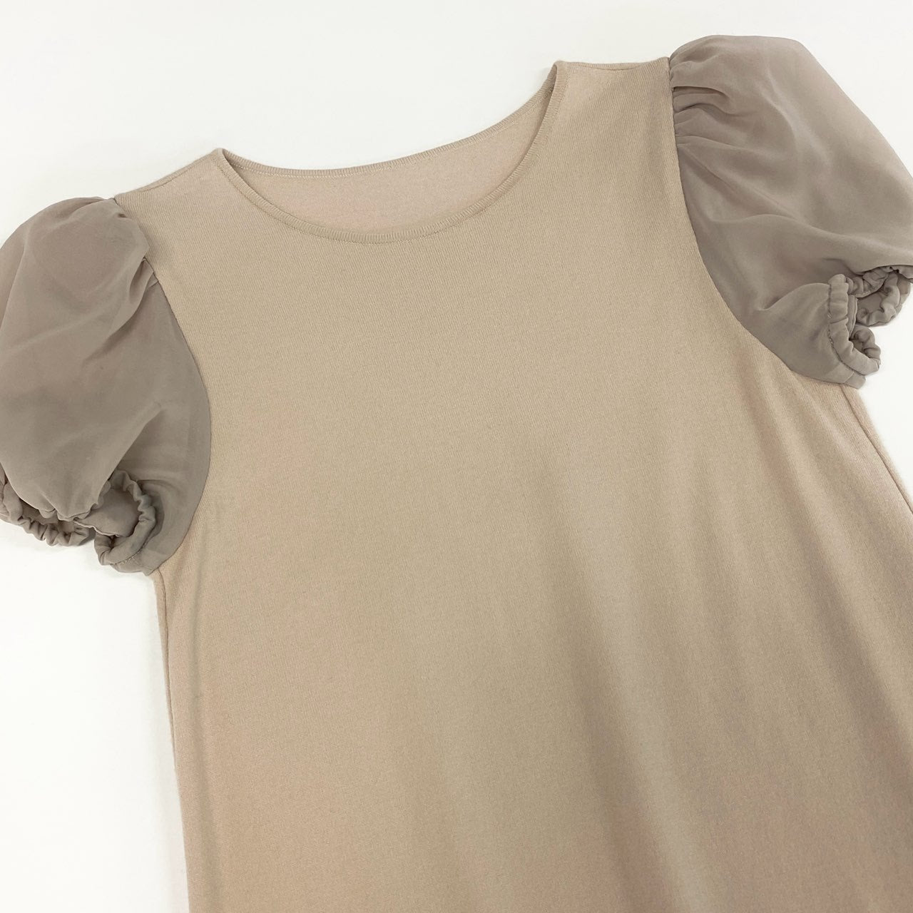 54d8 《新品タグ付き》 DAISY LIN for FOXEY デイジーリンフォクシー プラネット トップス カットソー トップス 袖シアー素材切替 32830 サイズ38 アイボリー レディース 日本製