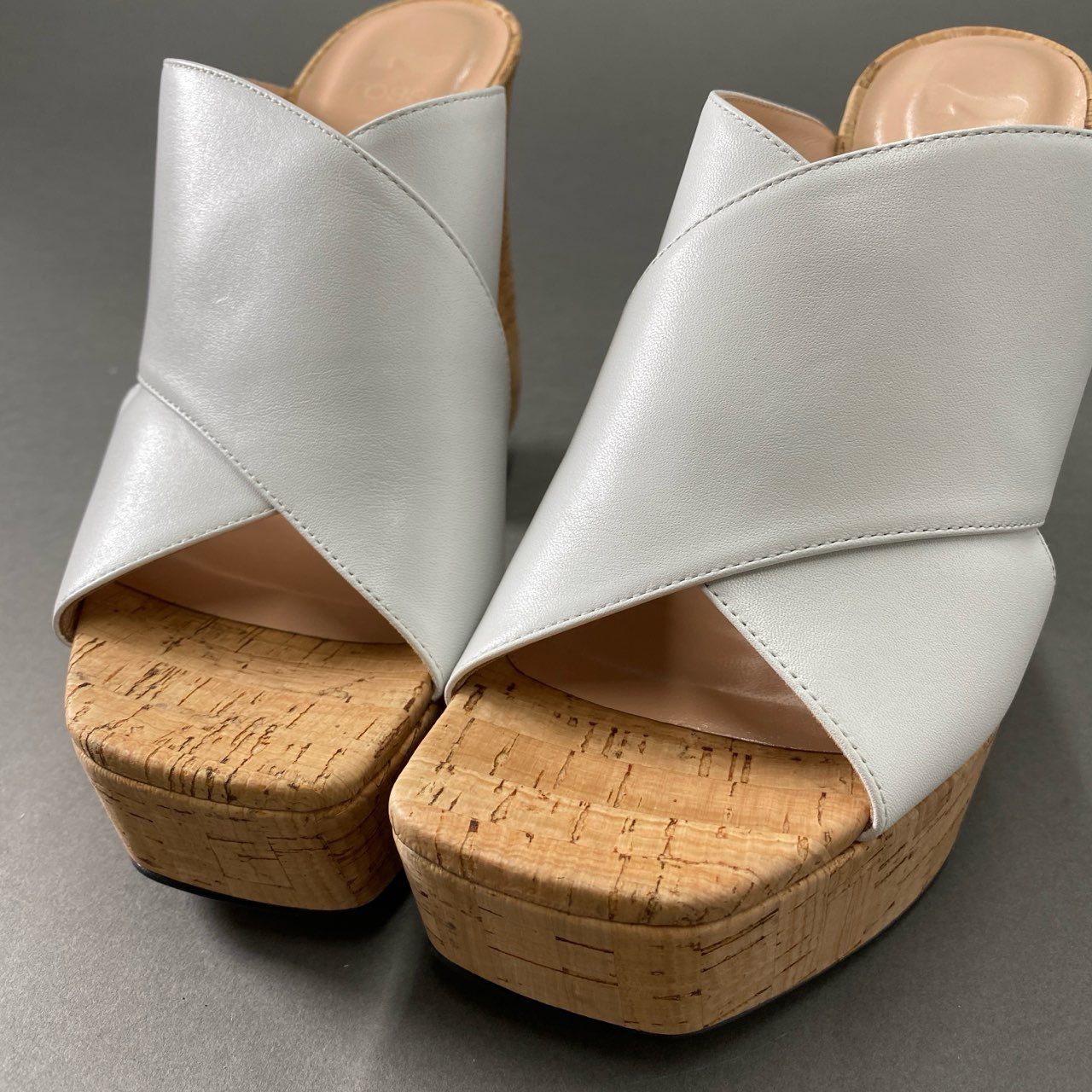 3f17 《極美品》定価¥104,500 SI ROSSI by SERGIO ROSSI セルジオロッシ Mules and clogs コルクヒール サンダル パンプス 39 ホワイト レザー イタリア製 シューズ