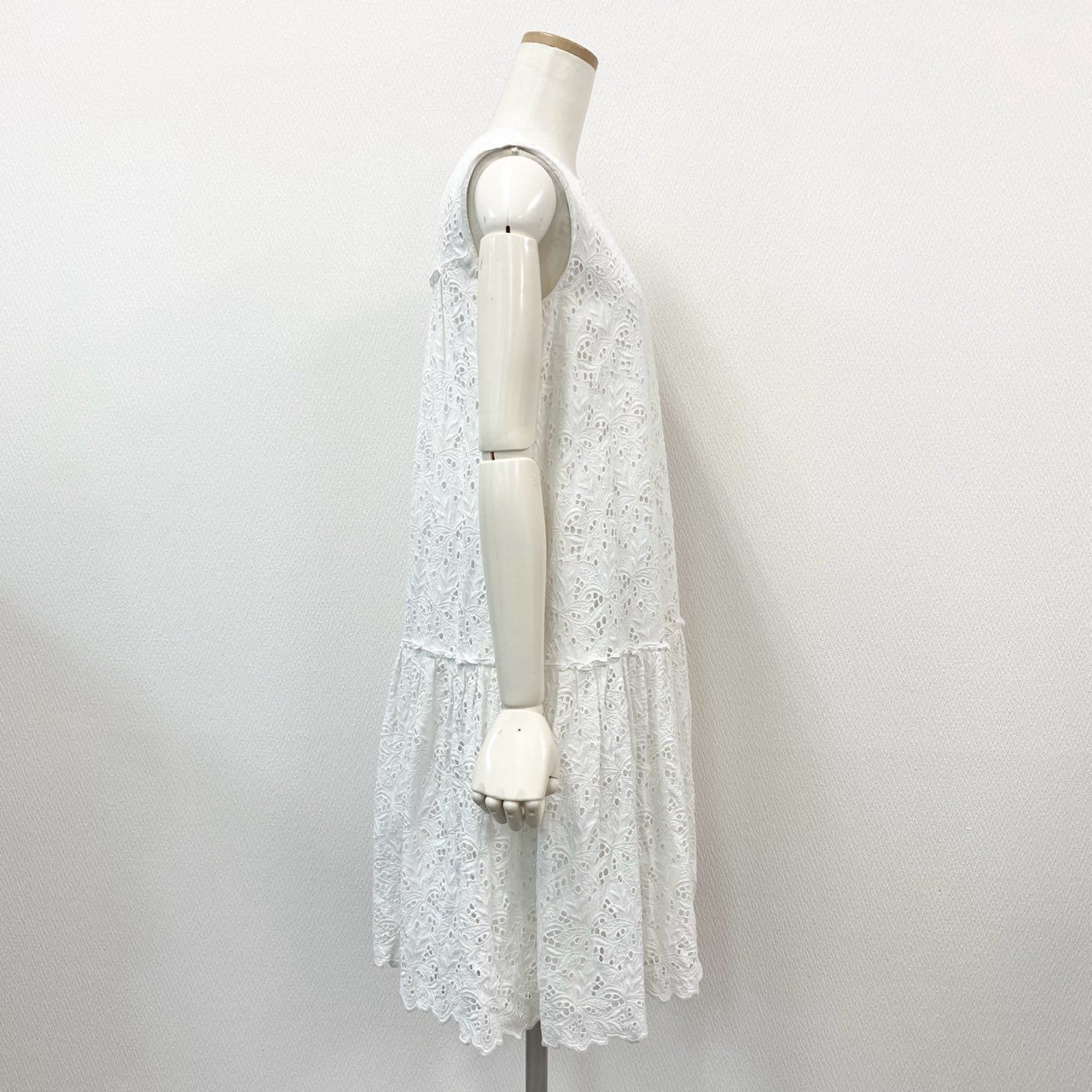 37a16 FOXEY BOUTIQUE フォクシーブティック Dress MARIE ANN マリーアン ノースリーブワンピース ドレス アイレット刺繍 39462 40 ホワイト