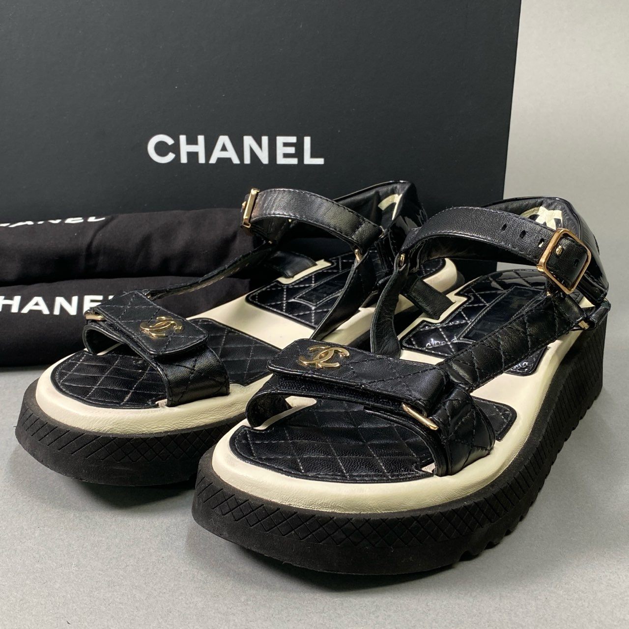 1i4 《美品》 CHANEL シャネル ココマーク マトラッセ 厚底サンダル G38880 38C ブラック ホワイト シューズ 即完売品 MATELASSE SANDALt18r