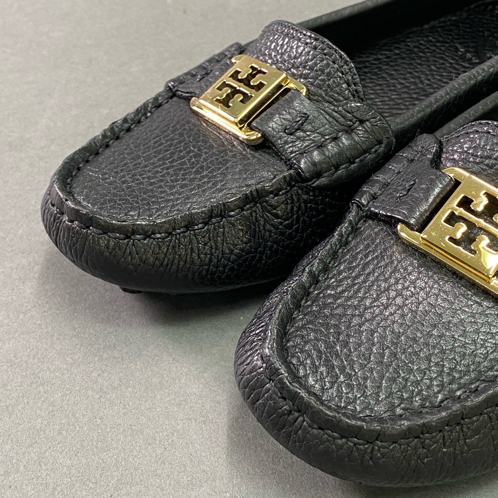 9e10 《美品》 TORY BURCH トリーバーチ ドライビングシューズ 7 1/2 ブラック レザー フラットシューズ ローファー 革靴 箱付き