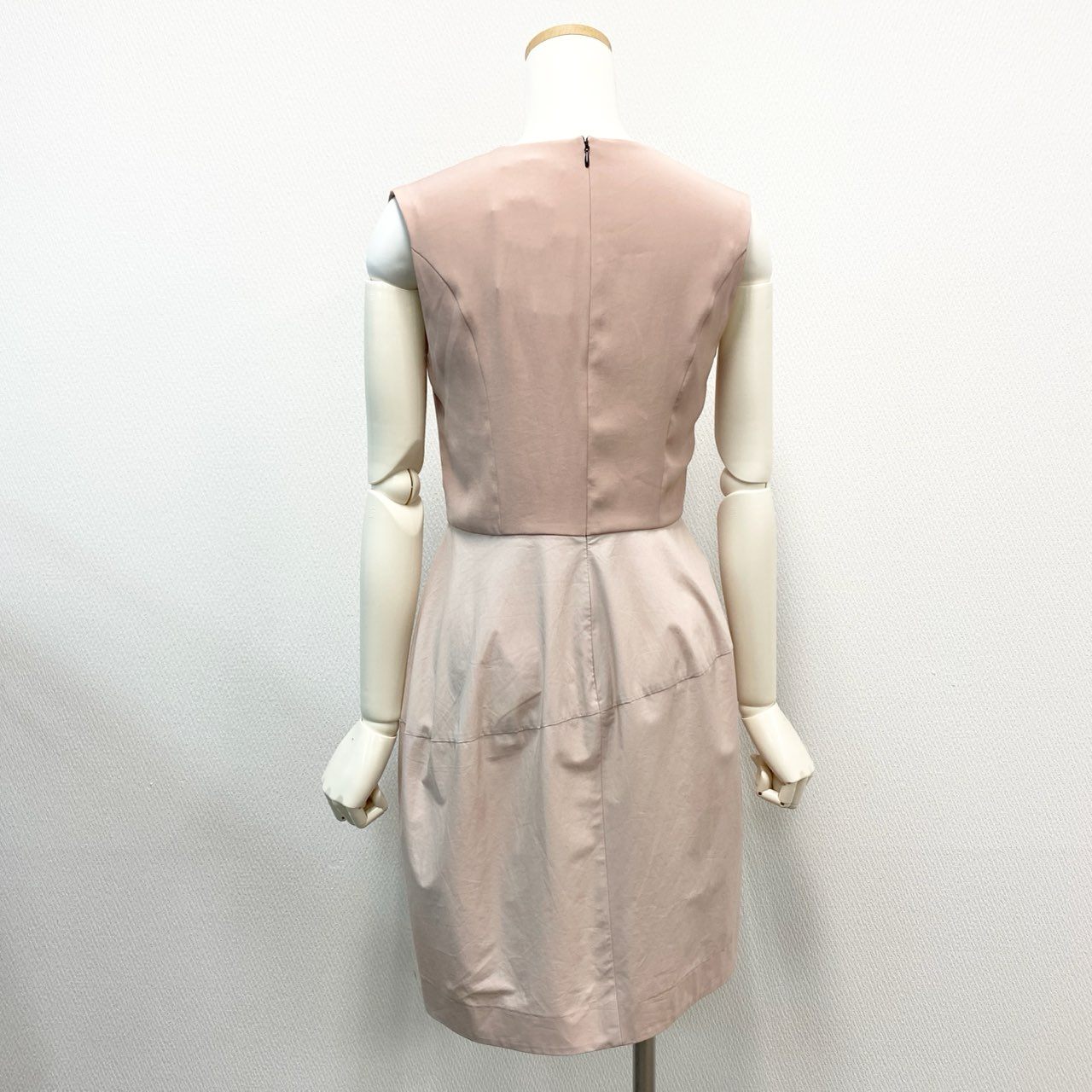 18j17《未使用保管品》 YOKO CHAN ヨーコチャン ノースリーブワンピース 異素材切替 Vネック レディース 女性用 YCD-217-332 38 ピンクベージュu02t