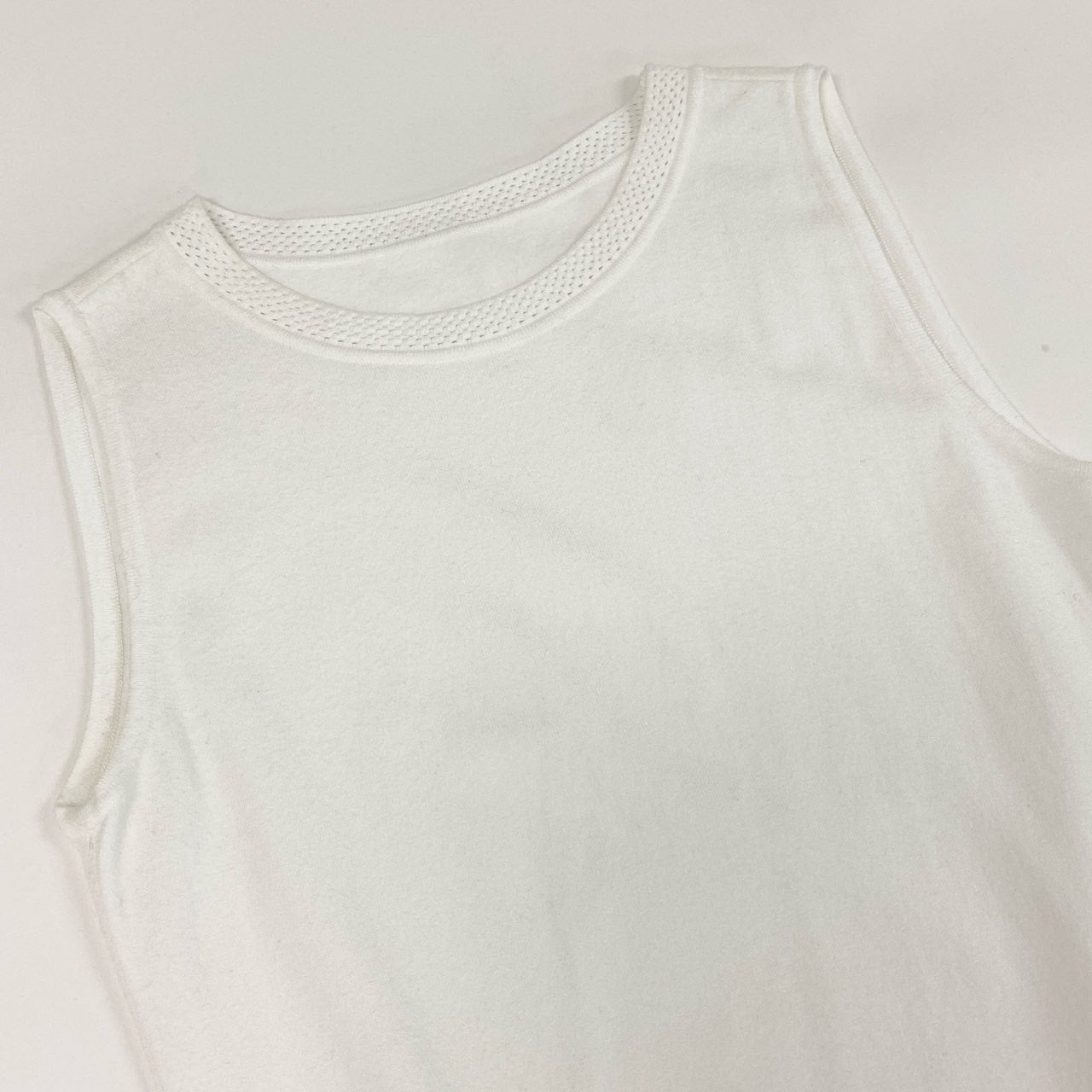 36d8 《新品タグ付き》 FOXEY フォクシー ノースリーブ ニット セーター トップス 33039 サイズ38 ホワイト レディース 日本製
