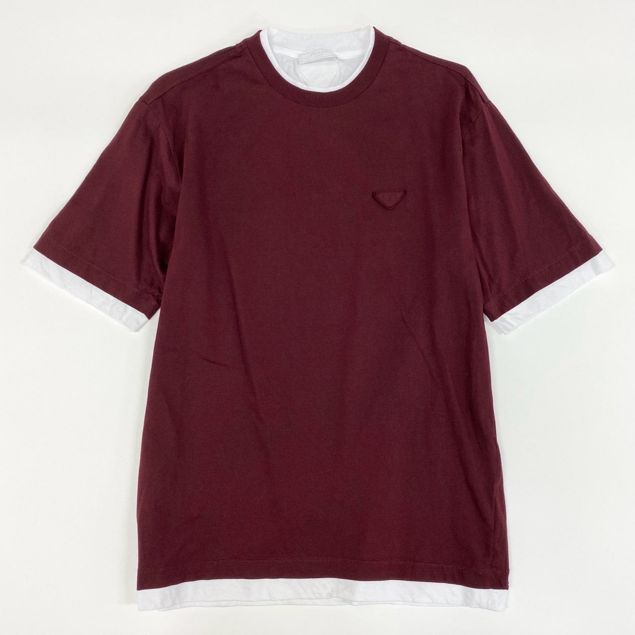 84e30 PRADA プラダ コットンTシャツ トライアングルロゴ レイヤードデザイン クルーネック カットソー 半袖 ACU1 2024 82 UJN912 Sサイズ ボルドー