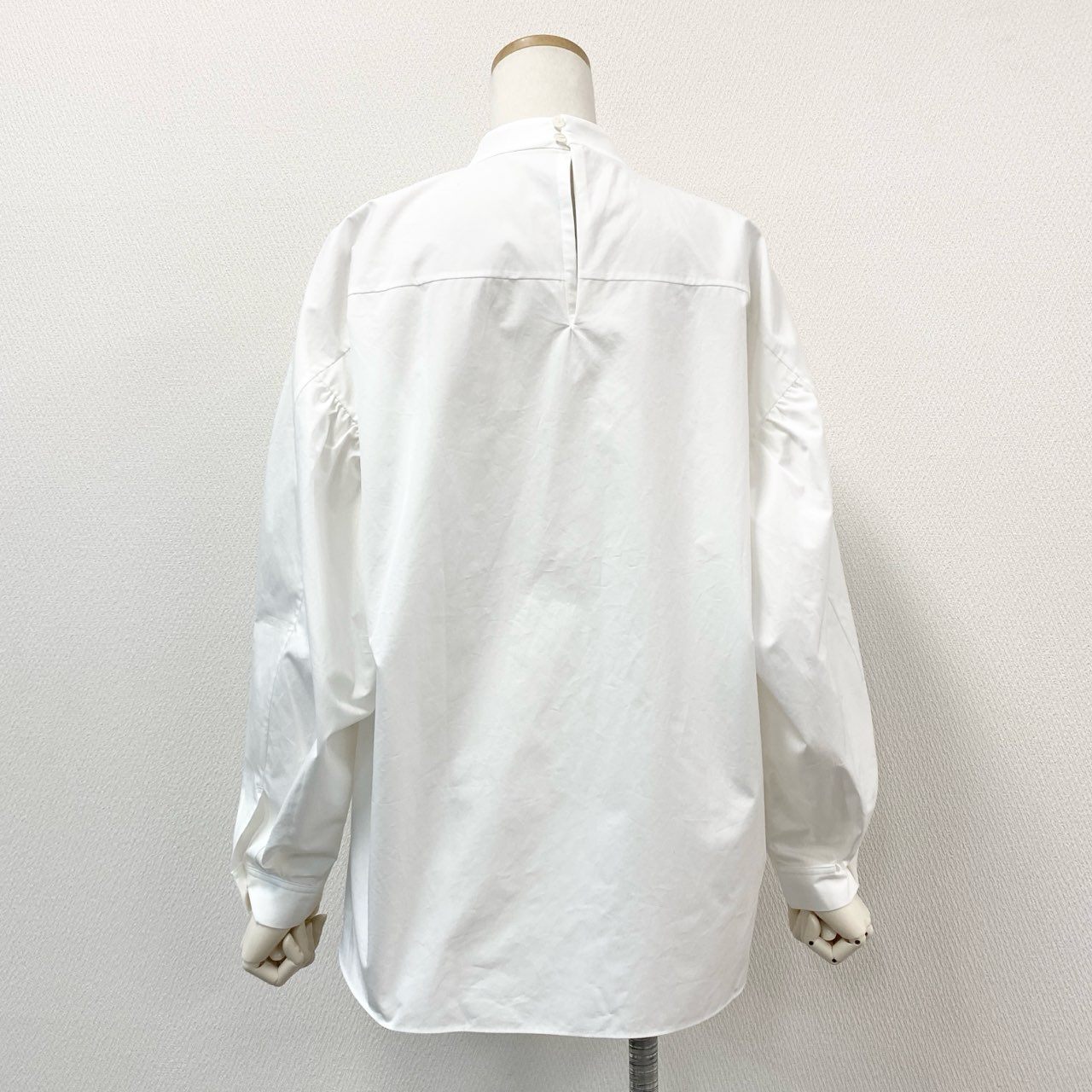 74c14 【美品】 Drawer ドゥロワー 長袖ブラウス 白シャツ チュニックシャツ ノーカラーシャツ 薄手シャツ バックボタン 6521-299-1111 36 ホワイト コットン