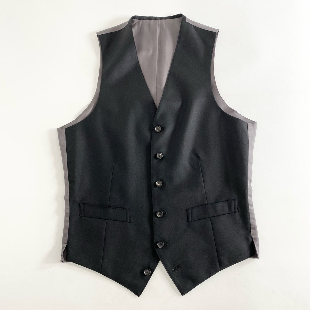 45f12-2 《美品》 KASHIYAMA オンワード樫山 2ボタン シングルスーツ セットアップ 3ピーススーツ 2022年製造 無地 冠婚葬祭 サイズS相当 ブラック メンズ 男性用