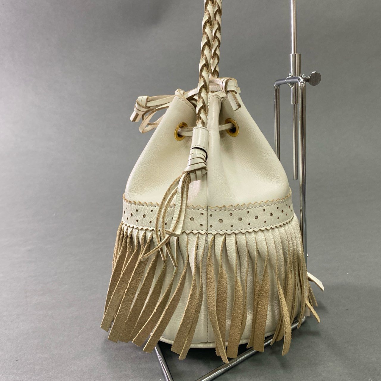 Hb10 ② J&M DAVIDSON ジェイアンドエムデヴィッドソン CARNIVAL カーニバル ハンドバッグ 巾着 バケットバッグ フリンジ ニューホワイト 本革