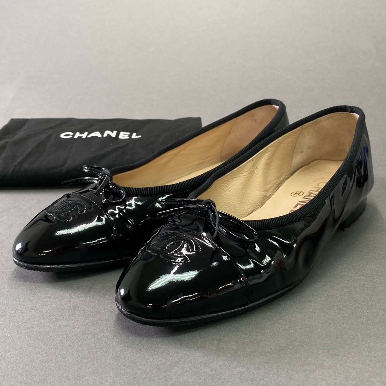 3d14 CHANEL シャネル ココマーク エナメル バレエシューズ 36 ブラック パテントレザー フラットパンプス イタリア製