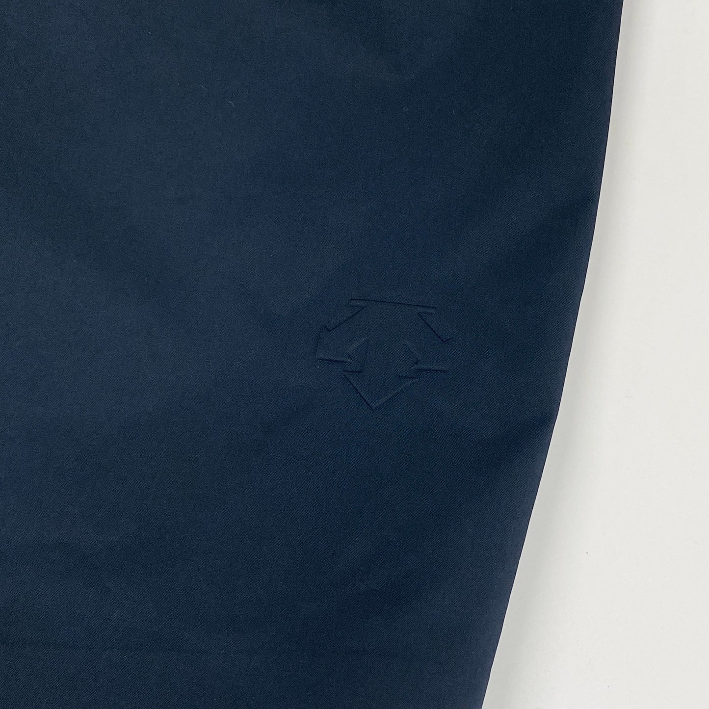 57g31 《美品》 DESCENTE デサント 撥水 ハードシェルコート DAWRGC42 M ネイビー アウトドア ジャケット ハイキング 登山 防水t18r