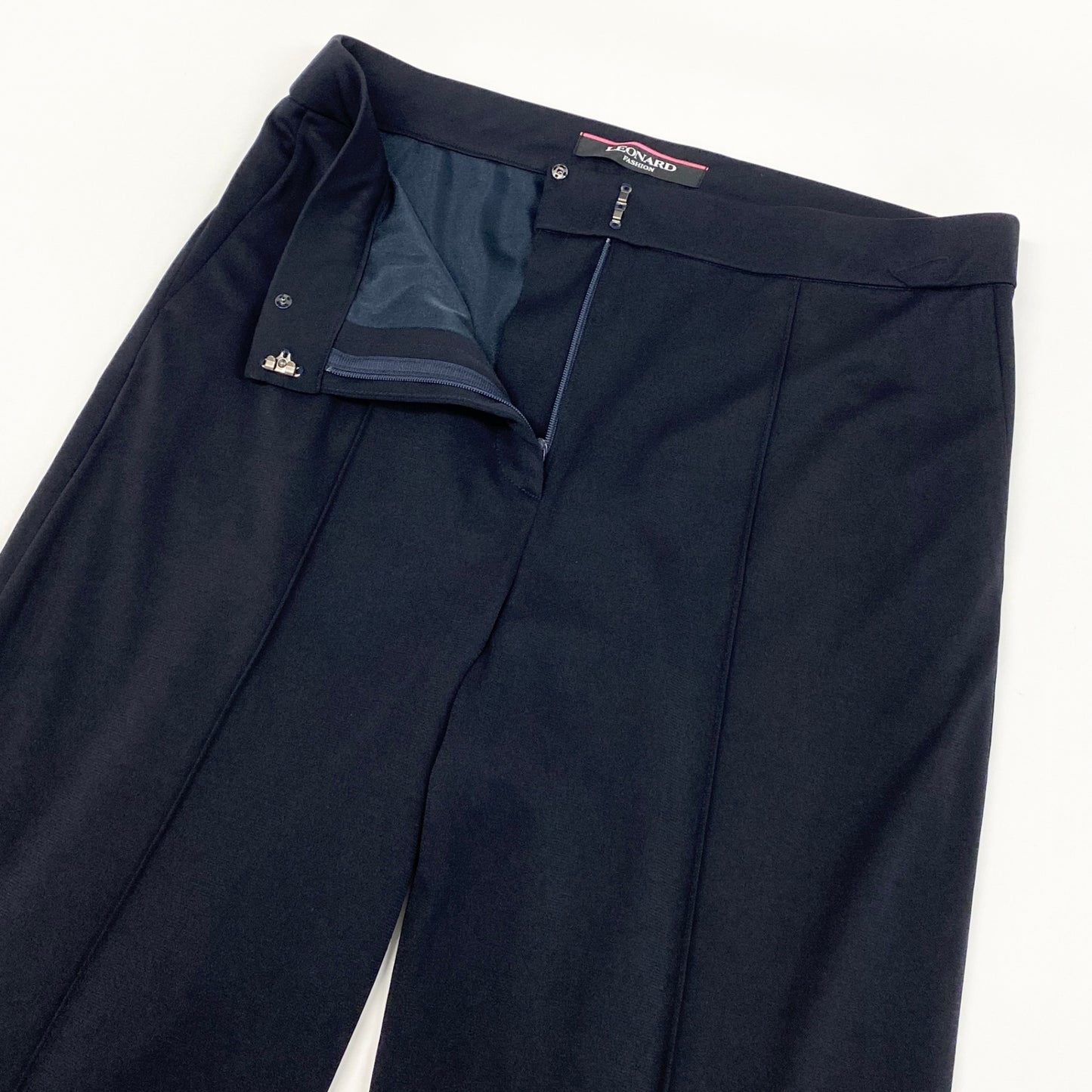 56h1 LEONARD レオナール ボトムス ストレッチ カンカン素材 ストレートパンツ 薄手 レディース 女性用 0183511 42 ブラックu02t