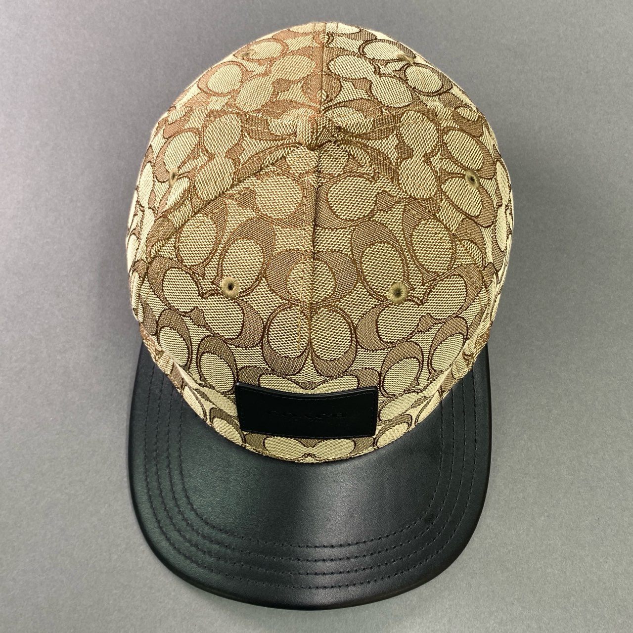 l6 COACH コーチ シグネチャー レザー フラットブリムハット キャップ F68861 ベージュ ブラック ボックスロゴ 帽子