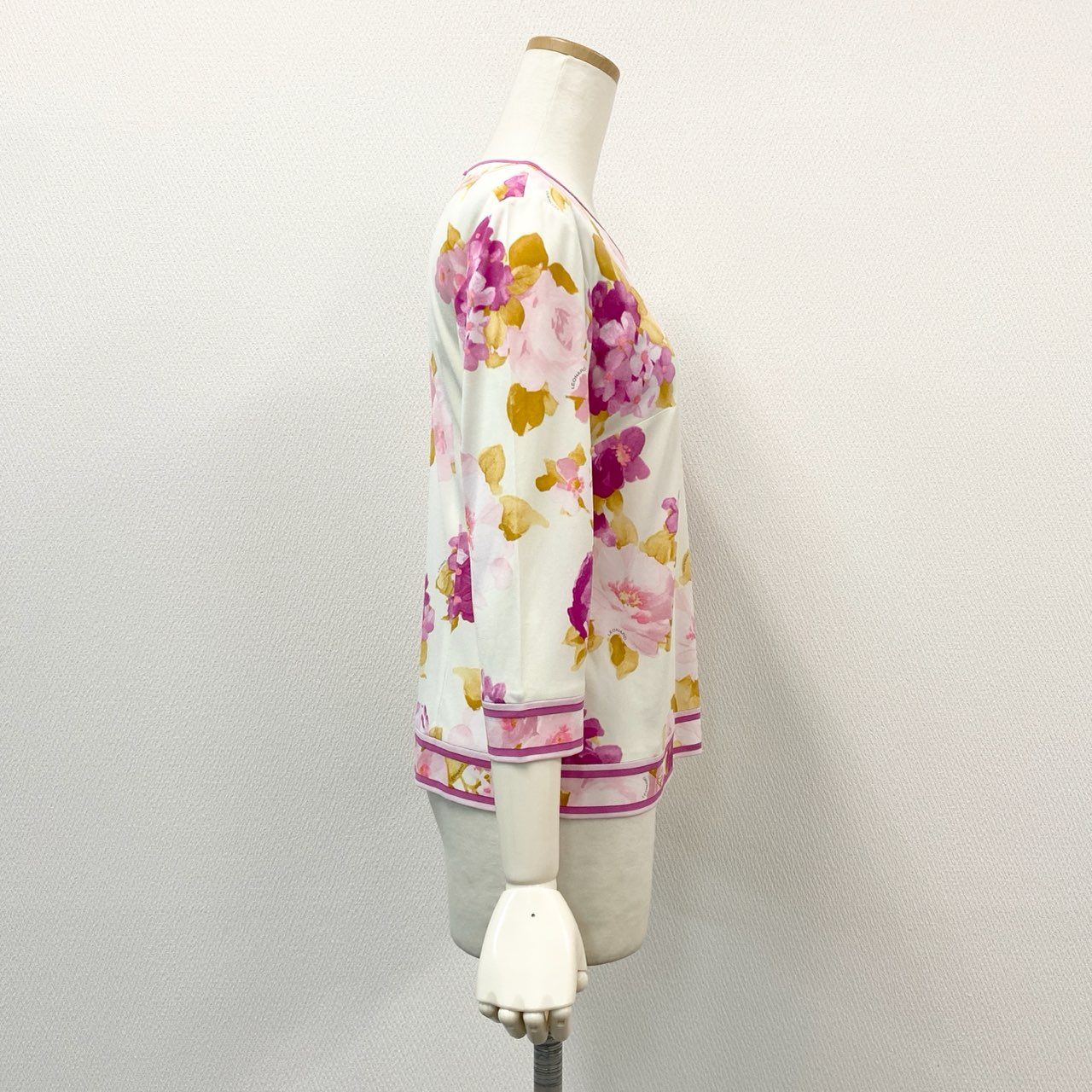 46e9 【美品】LEONARD レオナール 花柄プリント カンカン素材 長袖カットソー ブラウス サイズ38 レディース 女性用 トップス