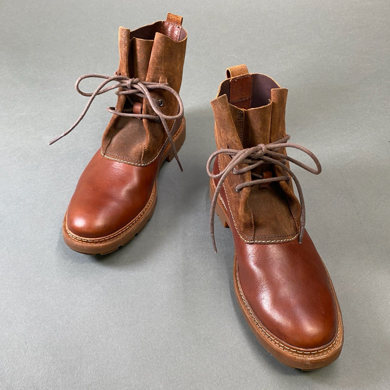 1h1 Clarks クラークス Trace Dusk レースアップ ワークブーツ デザートブーツ シューズ ブラウン レザー スウェード メンズt18r