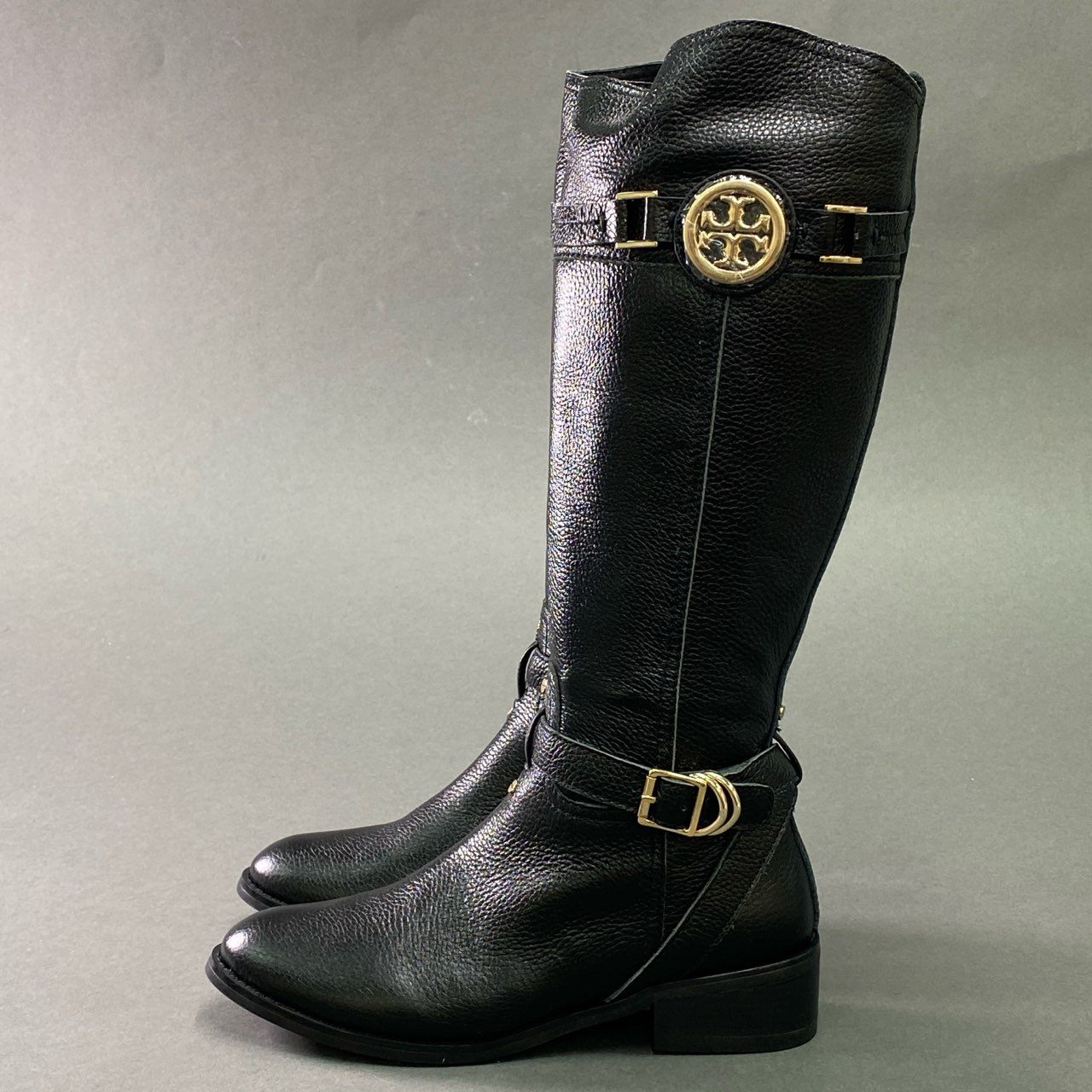 2e16 《未使用品》 TORY BURCH トリーバーチ ゴールドエンブレム レザーロングブーツ 36 ブラック Leather シューズ 保護シール付