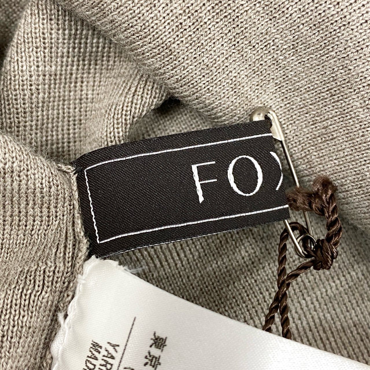35d7 《新品タグ付き》 FOXEY フォクシー グレースウール ニット セーター ロゴプレート 30525 サイズ38 ブラウン ウール100% レディース 日本製