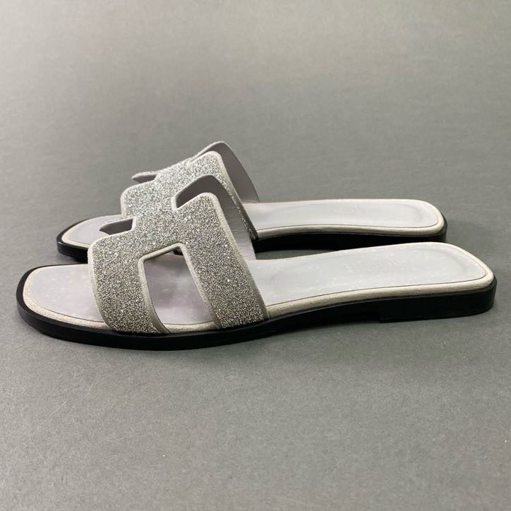 2d7 HERMES エルメス グリッター オランH サンダル 37 1/2 シルバー ラメ入り フラット シューズ 夏 イタリア製 オアジス