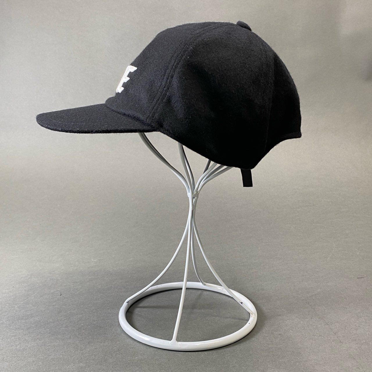 h1 Sacai サカイ 23SS Eric Haze AS ONE Cap ロゴ刺繍キャップ 帽子 ブラック メンズk02i