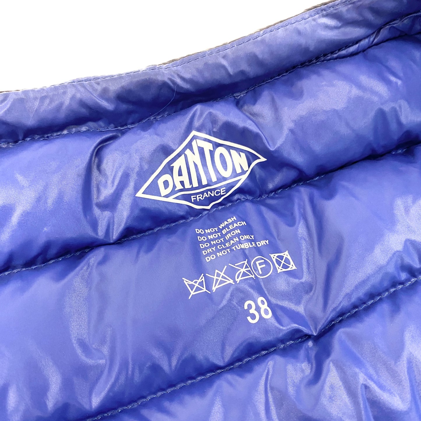 21i29 DANTON ダントン インナーダウンベスト Vネック アウター 胸元ポイントロゴ JD-8753 38サイズ ネイビー メンズo07t
