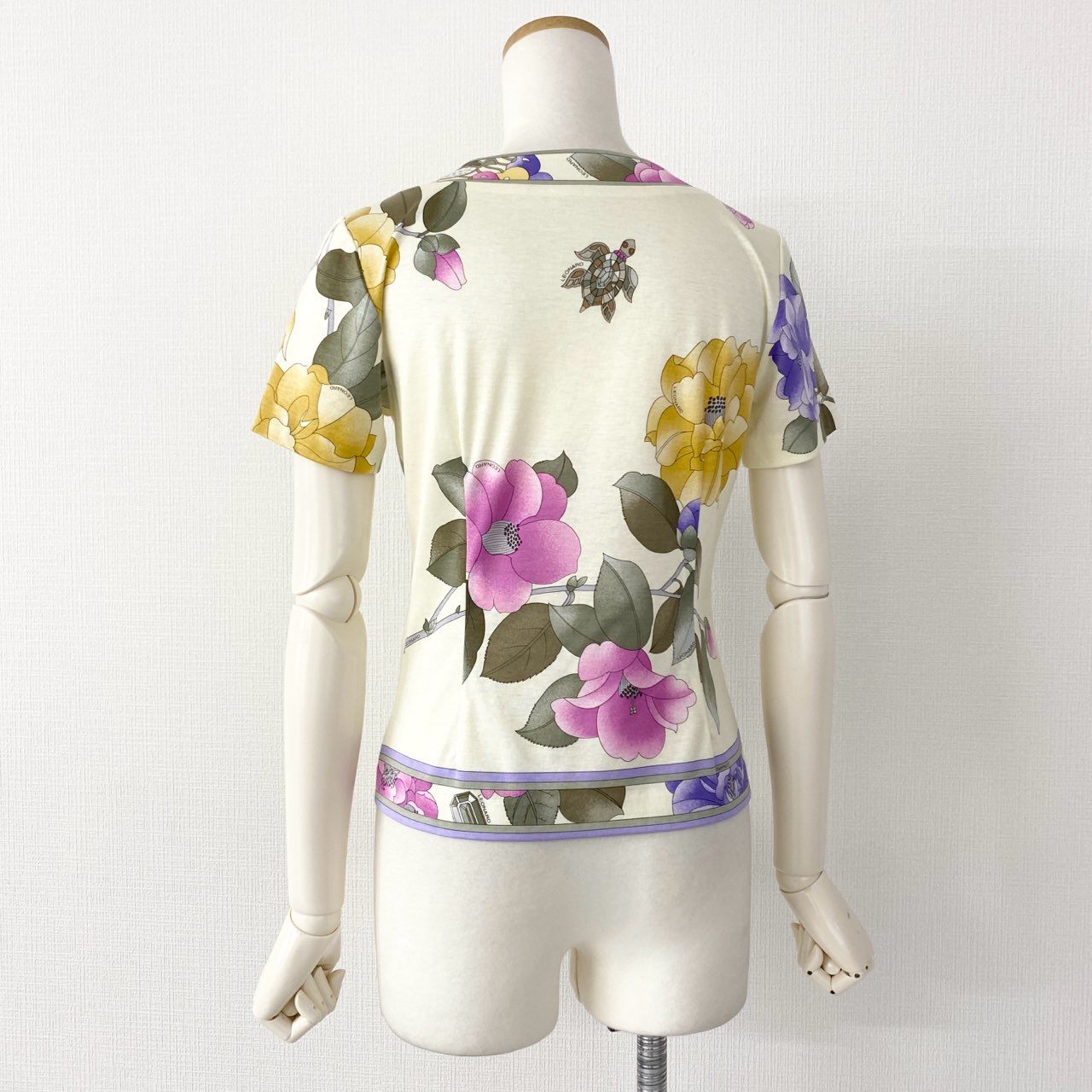 58e11 《美品》 LEONARD レオナール 美しい花柄プリント 半袖Tシャツ カットソー トップス サイズM マルチカラー コットン100% レディース 日本製