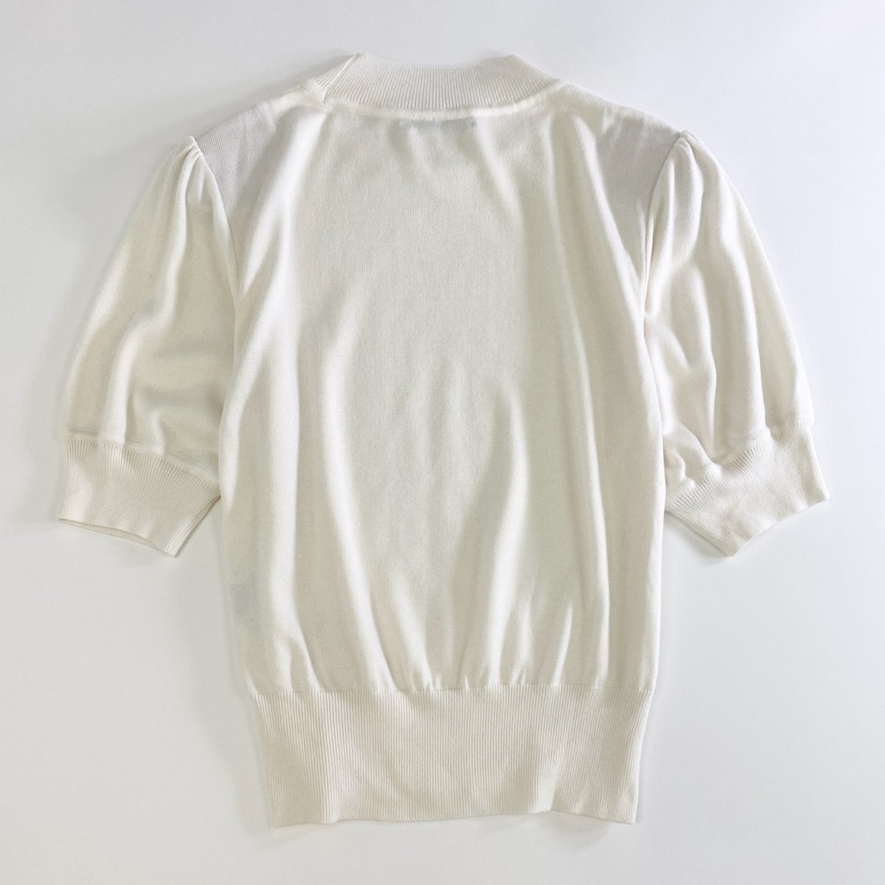 15j16 FOXEY NEY YORK フォクシーニューヨーク 40594 Knit Top Camelia Buton 半袖ニット セーター サイズ42 ホワイト シルク100% レディース 日本製