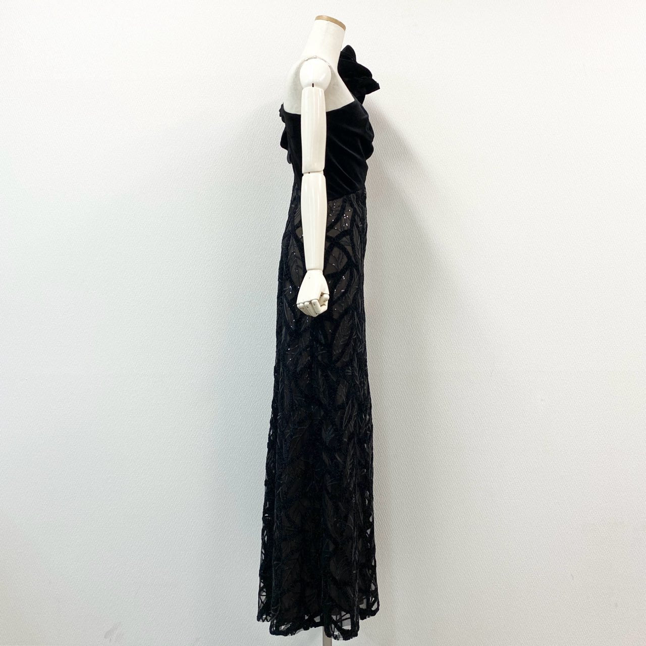 62g18 《現行》定価¥179.300 TADASHI SHOJI タダシショージ ワンショルダー ベルベットロングドレス CGT23478LJ 0 ブラック シェニール スパンコール刺繍 ワンピース