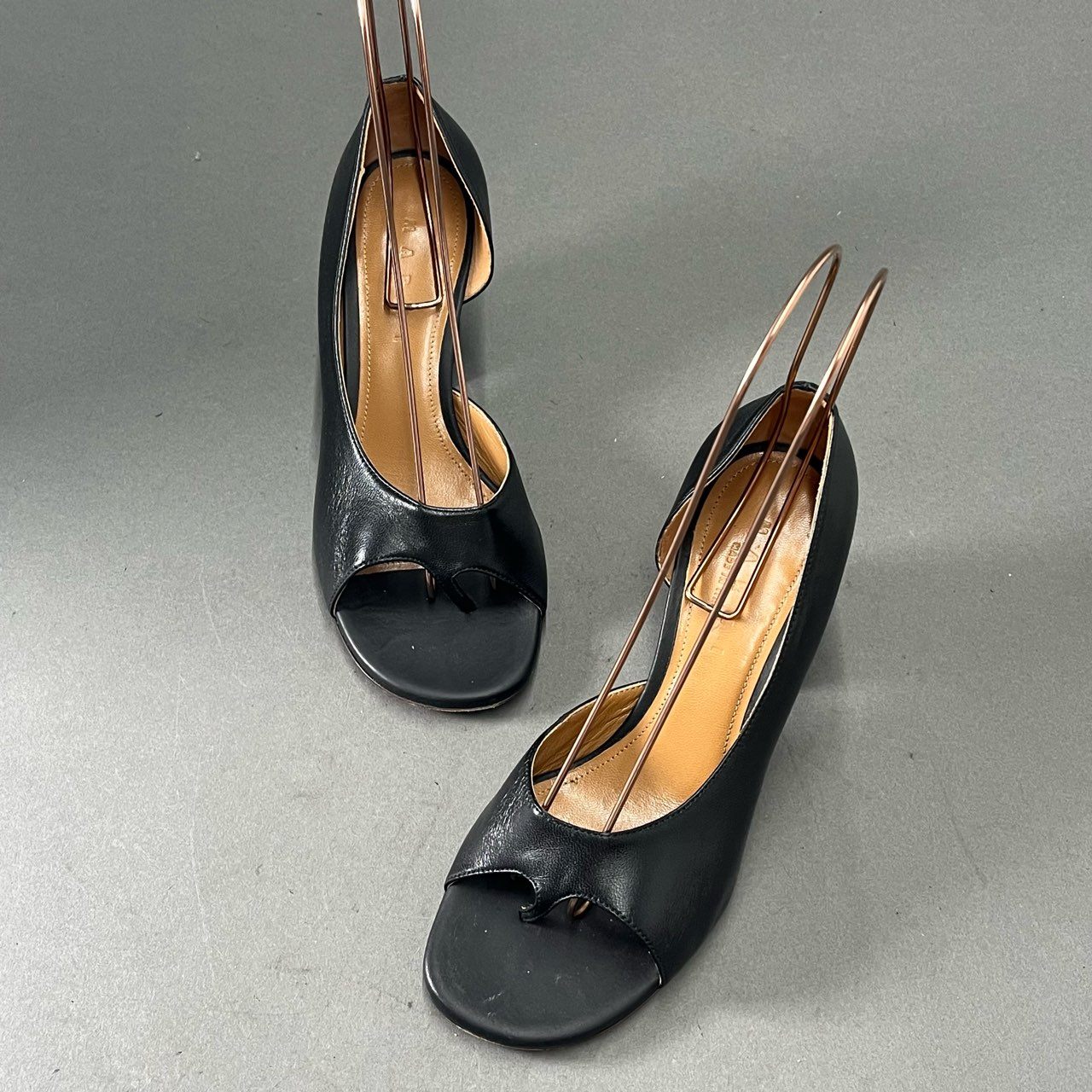 4f20 MARNI マルニ トングサンダル チャンキーヒール パンプス SAMS012007 36 ブラック レザー レディース